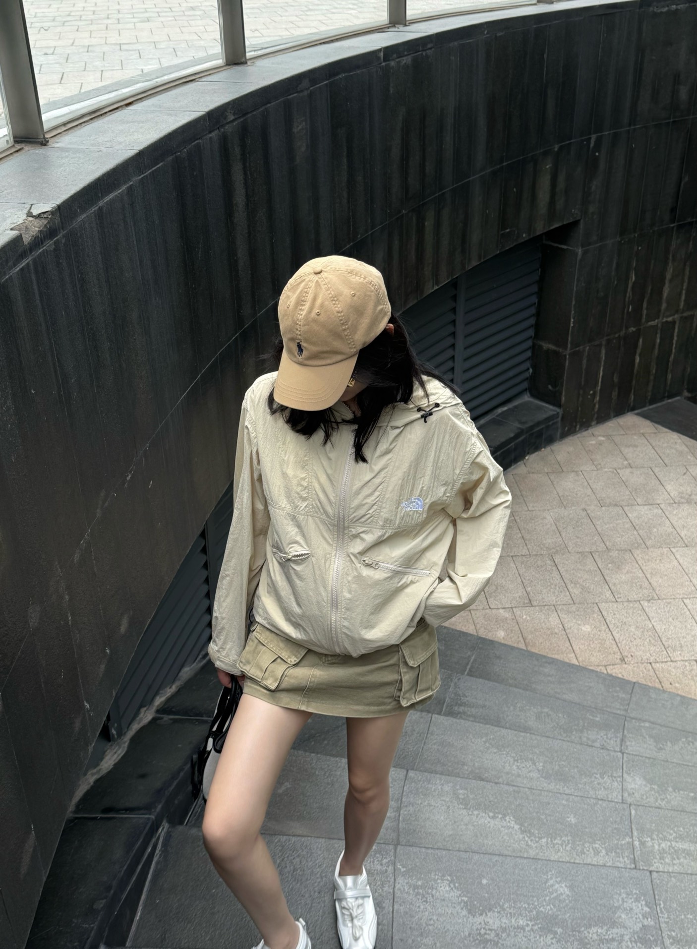 NO:801209,Summer's natural sunscreen, both good looks and strength are available online,,19860909夏天的本命防晒 颜值实力双在线,,,Women's clothing