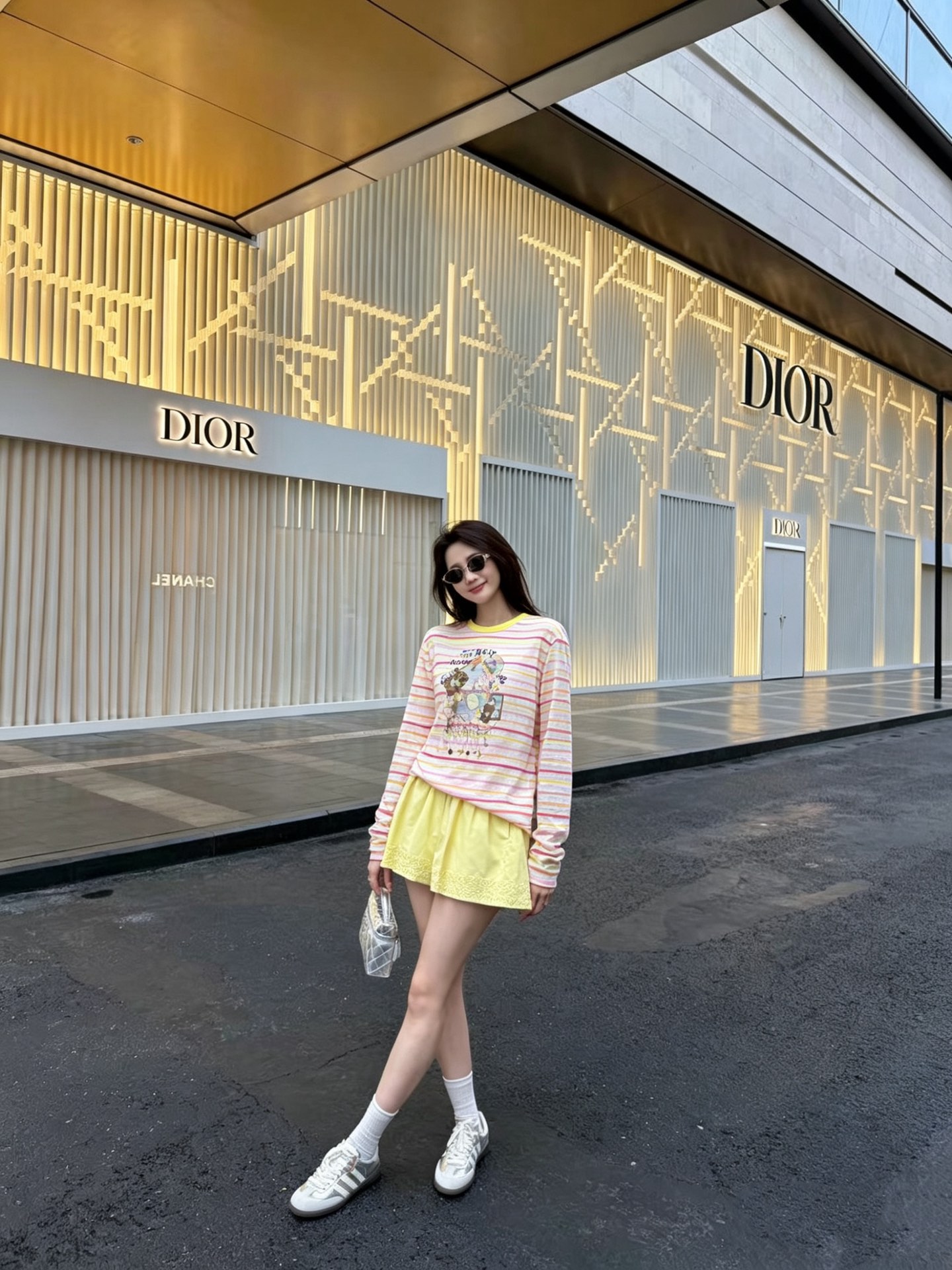 NO:806181,Bear print heals daily life, effortlessly casual and fashionable,,19860909小熊印花治愈日常 不费力的随性时髦,,,Women's clothing