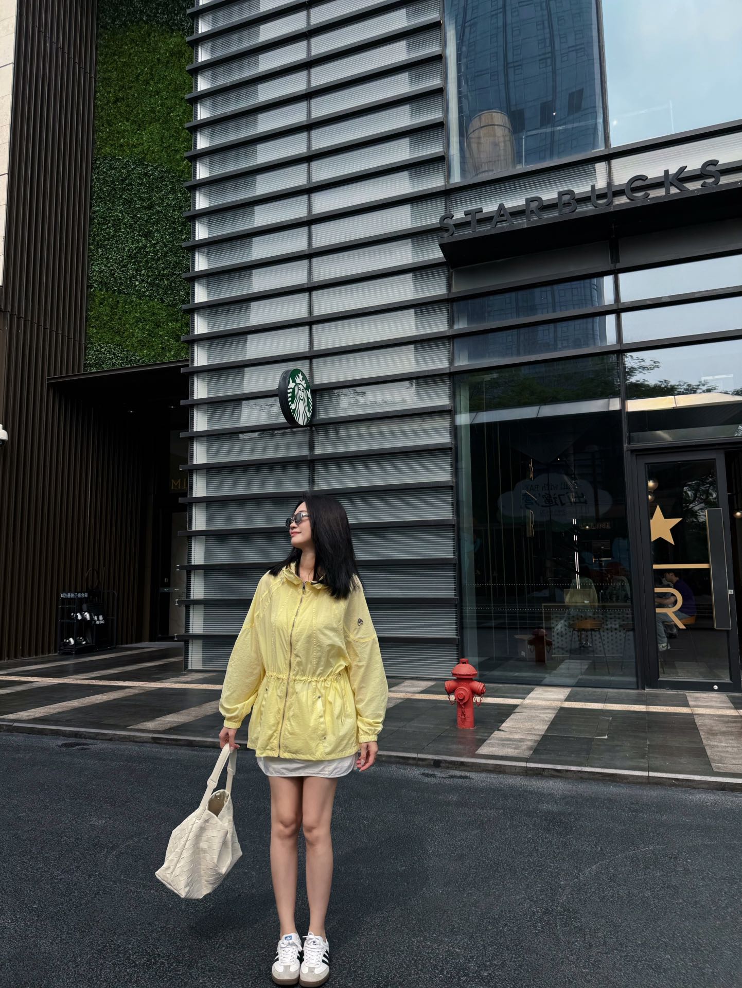 NO:877219,Hide the heat outside your clothes and wear the coolness on your body,19860909把炎热藏在衣外,把清爽穿在身上,,,Women's clothing