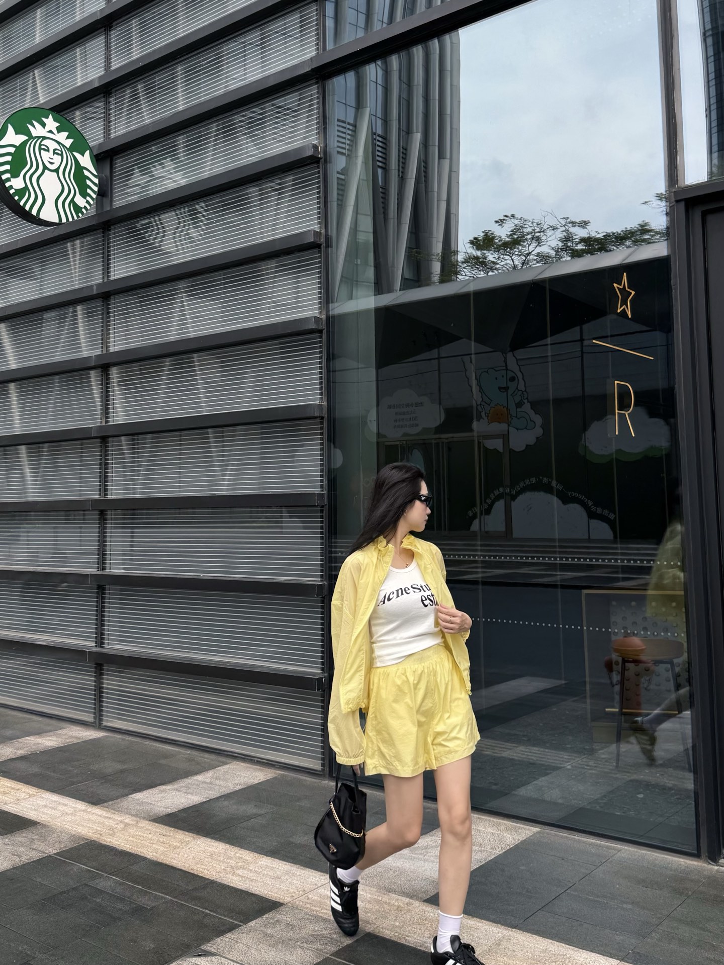 NO:833760,Lemonade color relieves the heat just by looking at it. Your mood will automatically improve when you put it on.19860909柠檬汽水色 看着就解暑 穿上去心情自动变好,,,Women's clothing