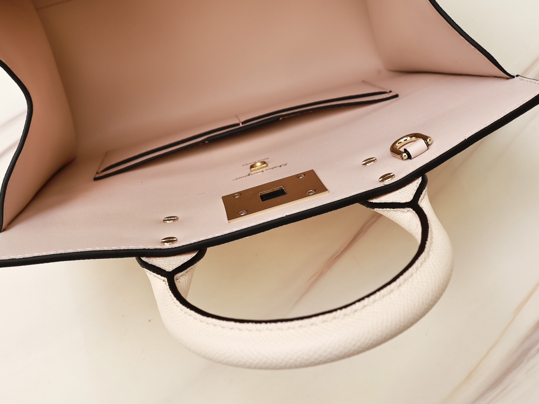[SF] Ferragamo studio series new 211425 bag is neat and fashionable, and can be called a masterpiece of modern art. Geometric shapes highlight th