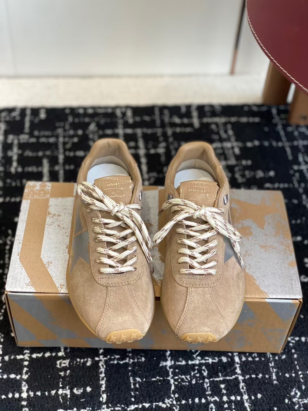 NO:536437,(Top quality) GGDB Casual small dirty shoes GGDBdb versatile two-wear casual shoes pursue 'perfect imperfection', brand iconic live-in The years leave traces, making | daily processing and unique stars are the perfect combination of Italian handmade craftsmanship and classic appearance. It is not only easy to wear and recognize, but also expresses a real and free attitude. It does not deliberately pursue spotlessness, but also makes the traces of casual and unruly more comfortable and comfortable material material Material upper Niujing large sole open mold and sole size women 35-40 (40 customization, no return or replacement), casual shoes/sports shoes, sneakers19860909（顶级品质） GGDB 休闲小脏鞋GGDBdb 百搭两穿休闲鞋 追求“完美的不完美”、品牌标志性的lived-in 岁月留痕,做|日处理和独特的星星,是意大利手作工艺与经典外观的完美结合,不仅好穿辨识度高,表达了一种真实自由的态度,不刻意去追求一尘不染,随性不羁的痕迹反而更舒适自在 material 材质 鞋面牛京 大底开模大底 码数女35-40(40定制不退不换),休闲鞋/运动鞋,sneakers,Women's Shoes