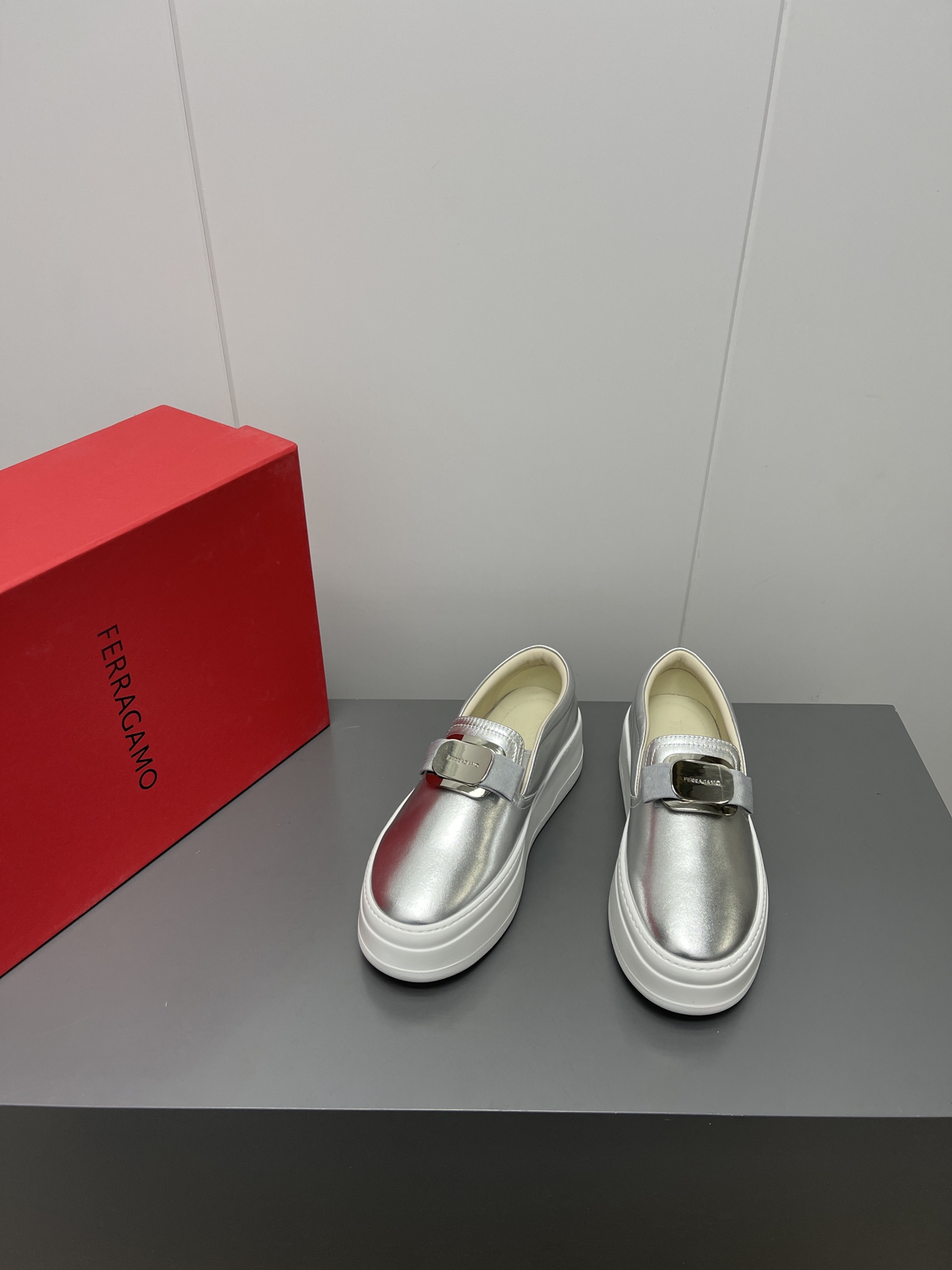 Firagmo Ferragamo P735 High-Floor Leisure Shoes: Innovative Design, Premium Materials. - 图片 3
