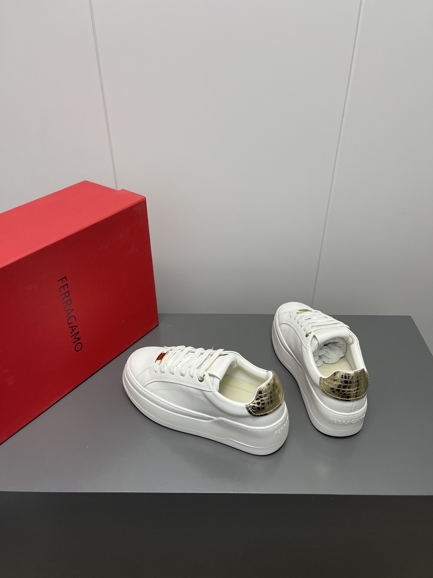 Firagmo Ferragamo P735 High-Floor Leisure Shoes: Innovative Design, Snake Print, Comfortable Materials - 图片 5