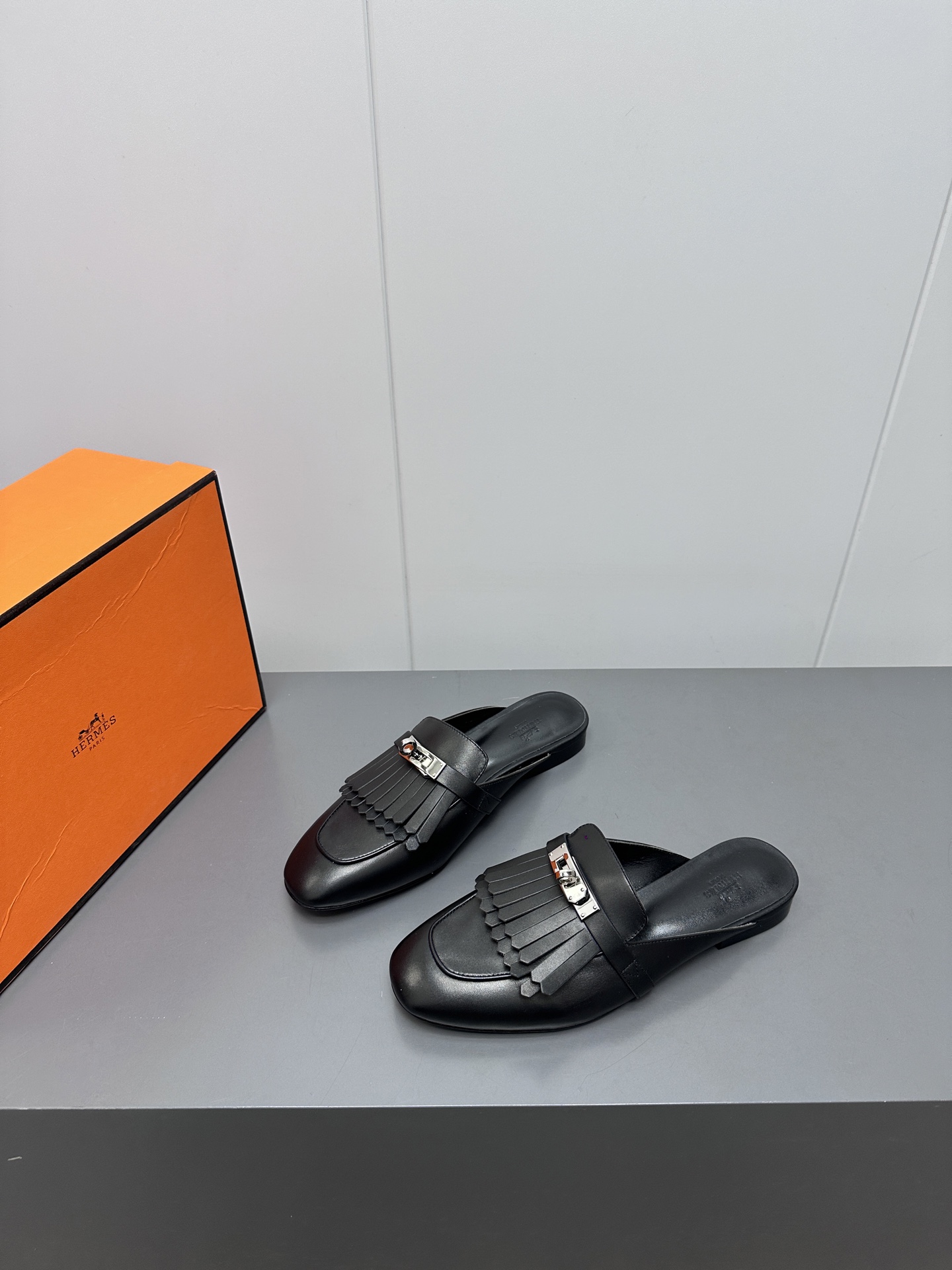 NO:239209,HERME…S Roval Tassel Loafer Slippers Hermes' latest 25 spring and summer season tassel series is the best looking Top materials and details, Top quality 35-41 40, 41, customization, semi-drag, hermes, hermes, loafers, slippers19860909HERME…S Roval 流苏乐福拖鞋 爱马仕的25春夏最新款只流苏系列最好看 顶级材质和细节工艺, 顶级精品35-41 40、41、定制,半拖,hermes,hermes,loafers,slippers,Women's Shoes