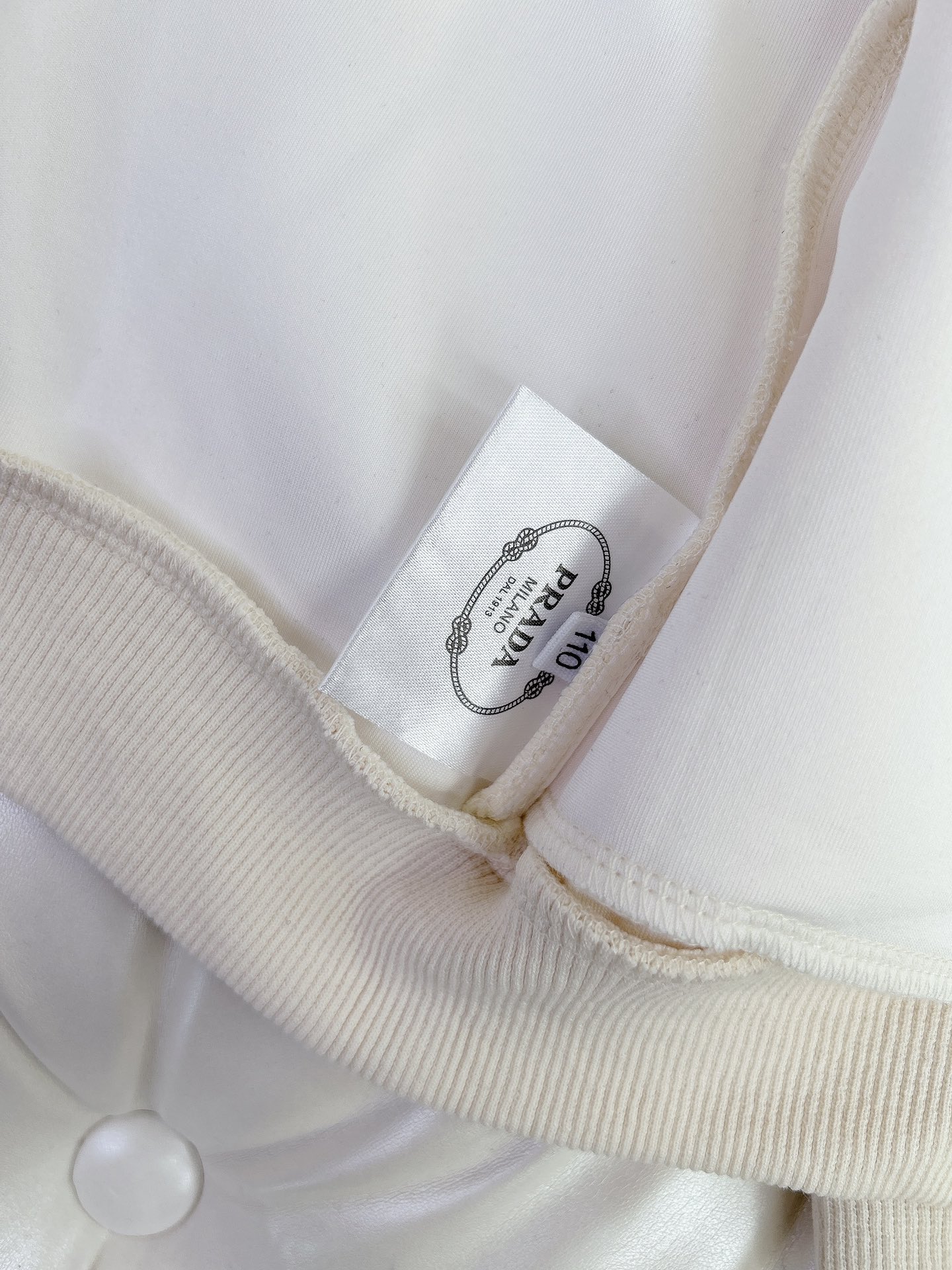 Child BOTTEGA VENETA Collection: Sweet Hat Suit and Twilight Walk-in Wardrobe, 110-160 cm Size - 图片 6