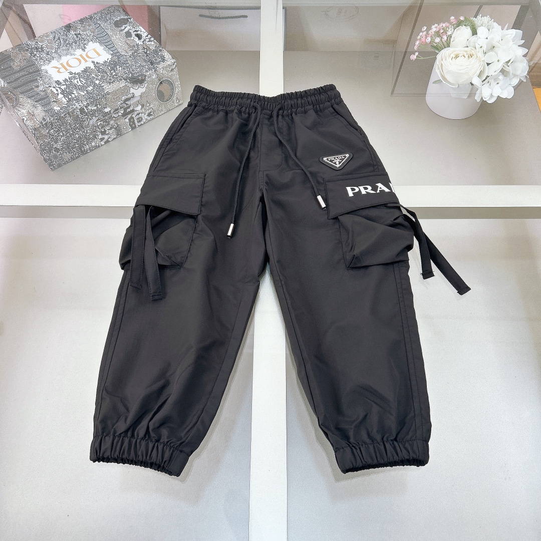 Prada Good
 Clothing Pants & Trousers Polyester Spring/Fall Collection