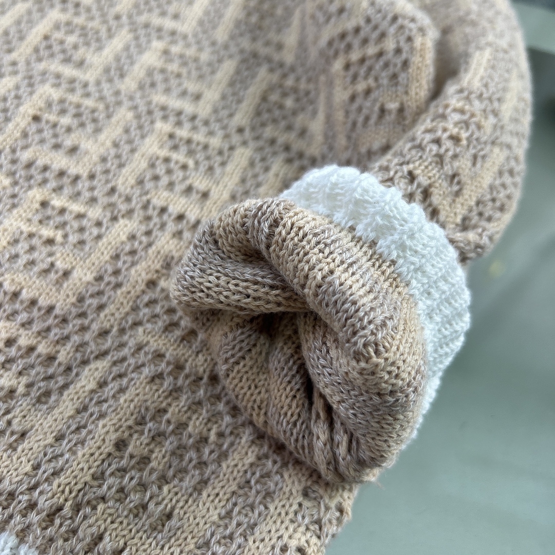Luxury Knitted Sweater in Size 110-160 cm: High-End Wool Clothing with Original Details. - 图片 8