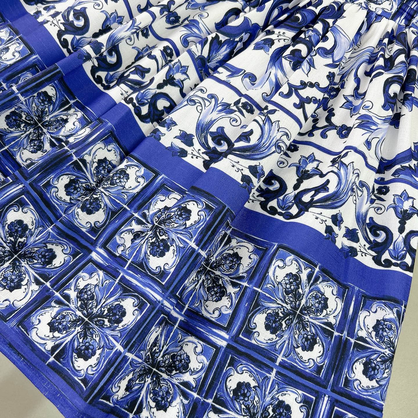 Dolce & Gabbana Girls' Blue and White Porcelain Print Linen Dress 7 i1740988907779 3829 0 5