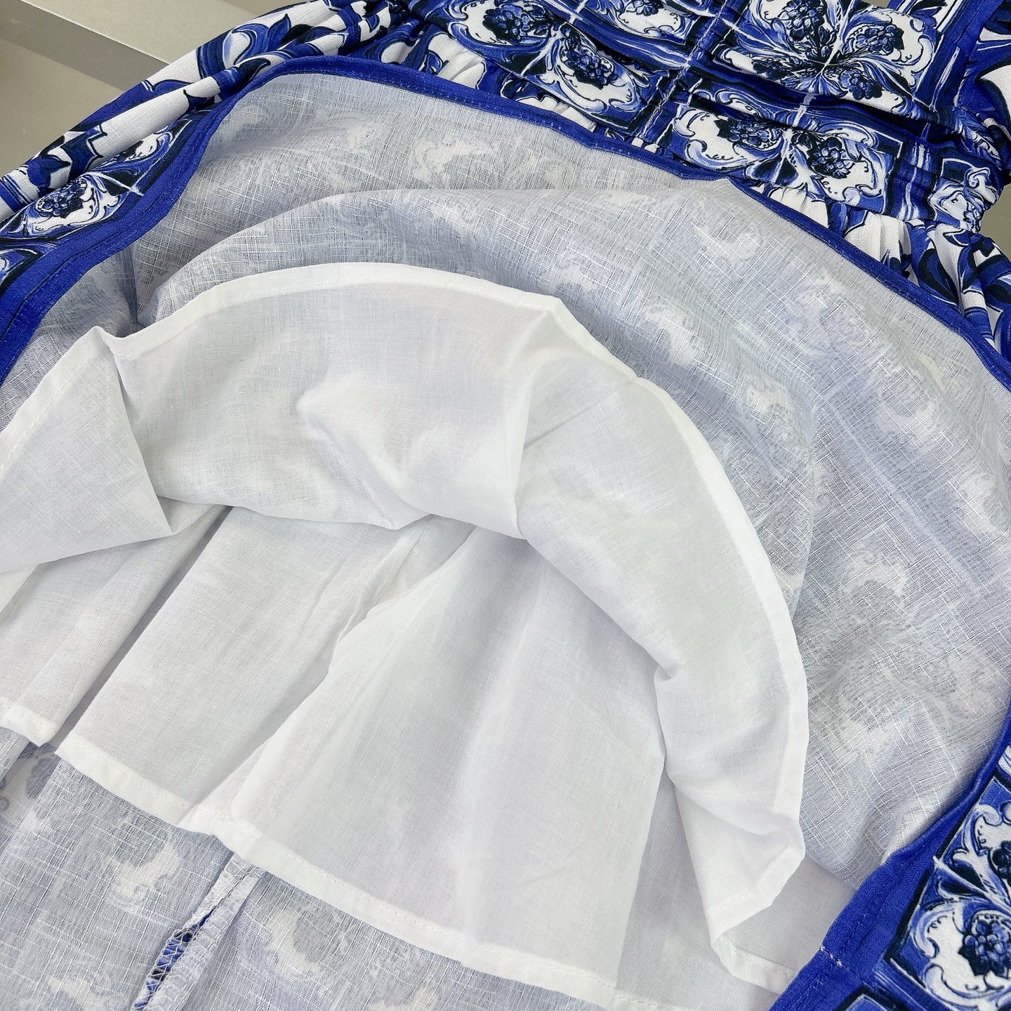 Dolce & Gabbana Girls' Blue and White Porcelain Print Linen Dress 10 i1740988909485 9367 0 8