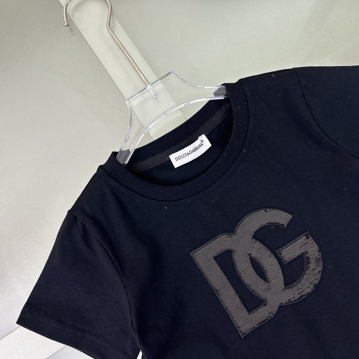 Fashion Highlights: D&G Family’s New Collection – Cash, Size, and Style - 图片 5