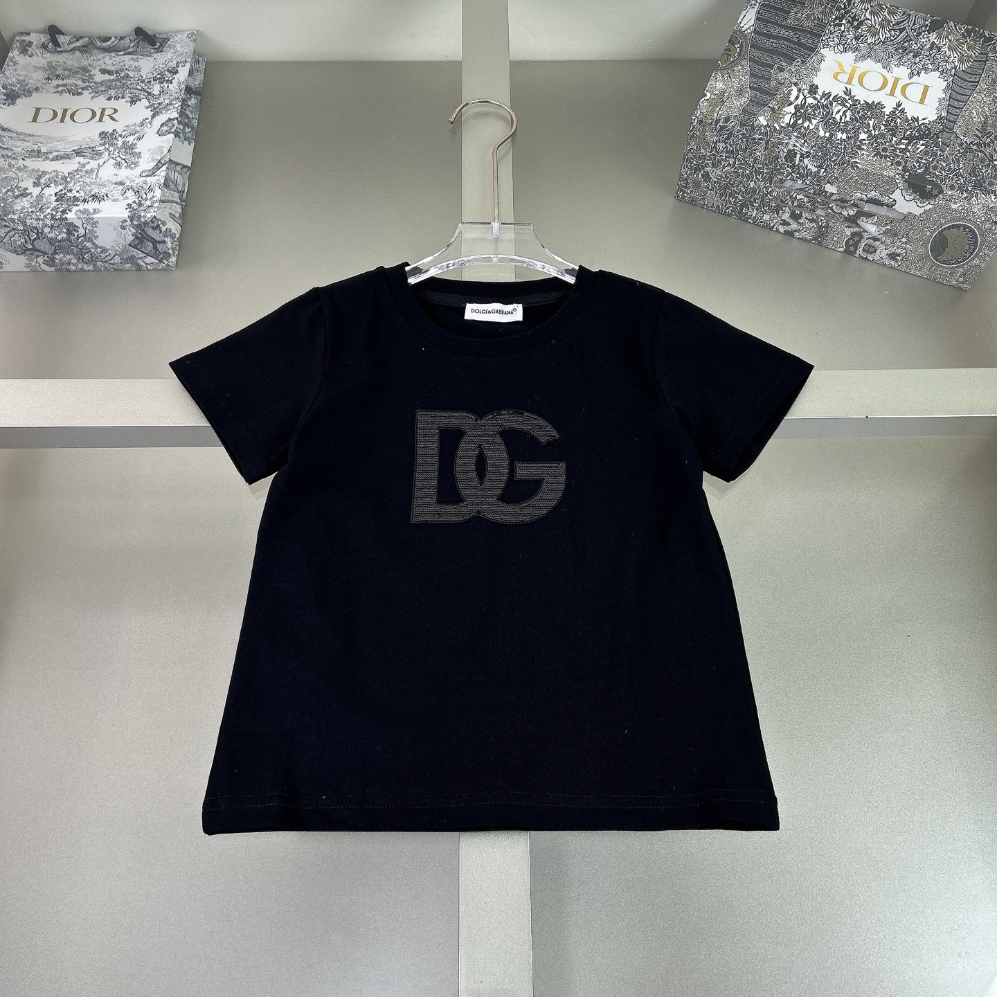 Fashion Highlights: D&G Family’s New Collection – Cash, Size, and Style - 图片 3