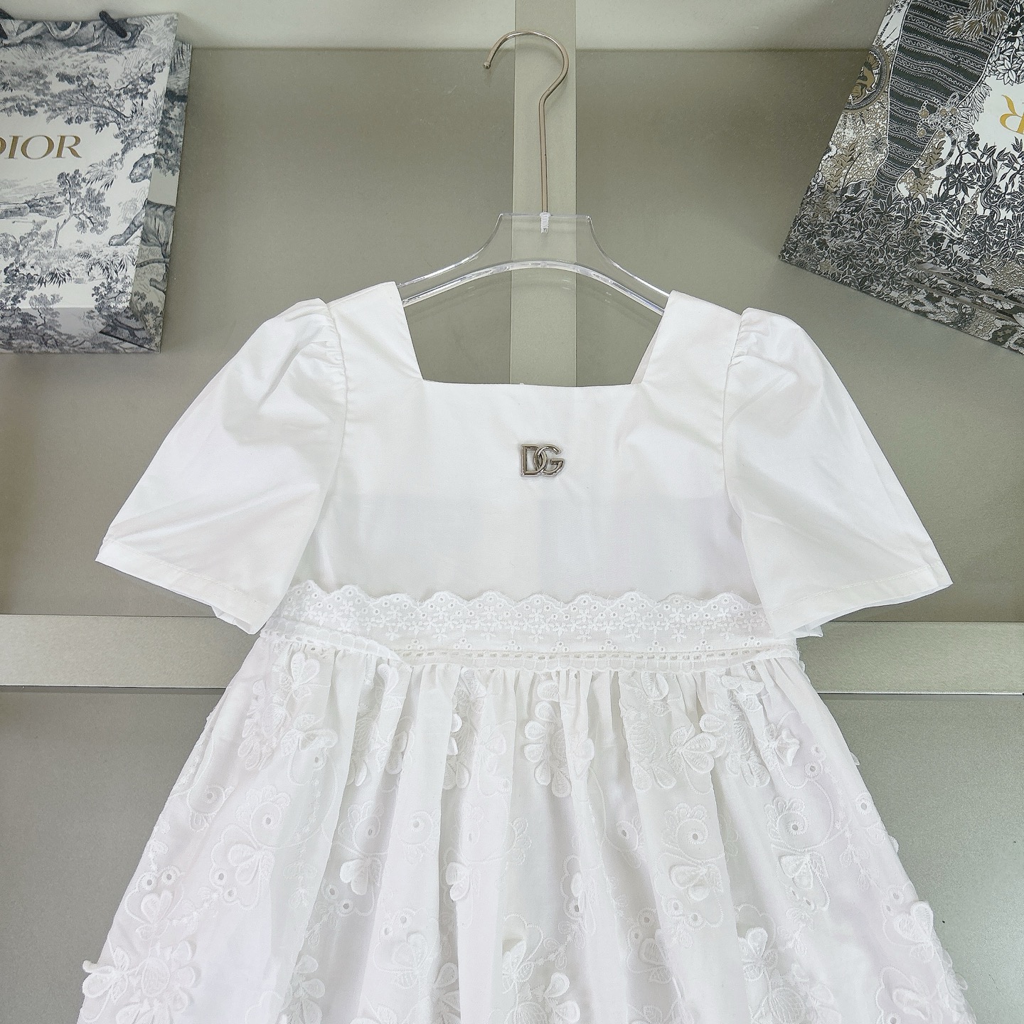 “Hy Cotton Embroidered DG Counter Size 90-150 cm, $414 Cash” - 图片 4