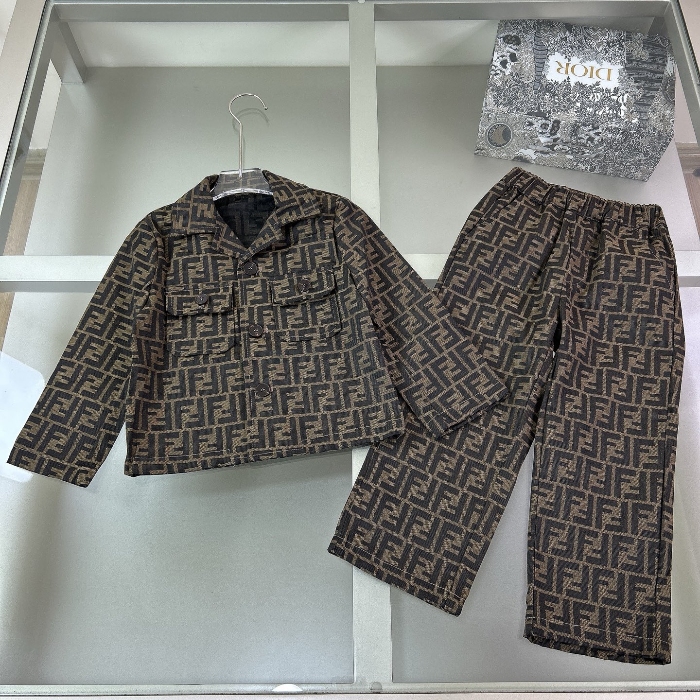 Tallas: 100-110-120-130-140-150cm. Conjunto de tres piezas @278 yuanes, conjunto ¥198 yuanes. Nuevo, ropa infantil de a…