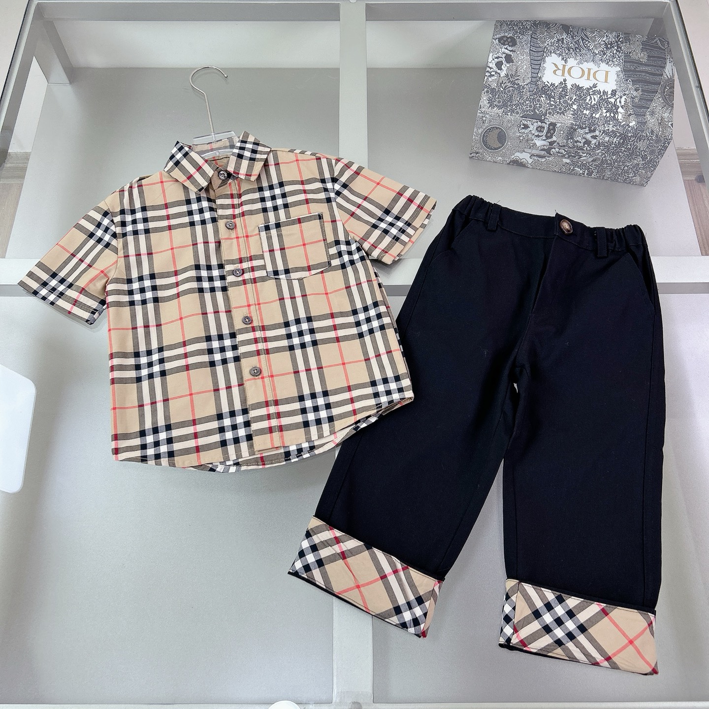 Tallas: 100.110.120.130.140.150. en stock @ prenda individual 108元 conjunto 178元 BURBERRY 2025 principios de primavera …