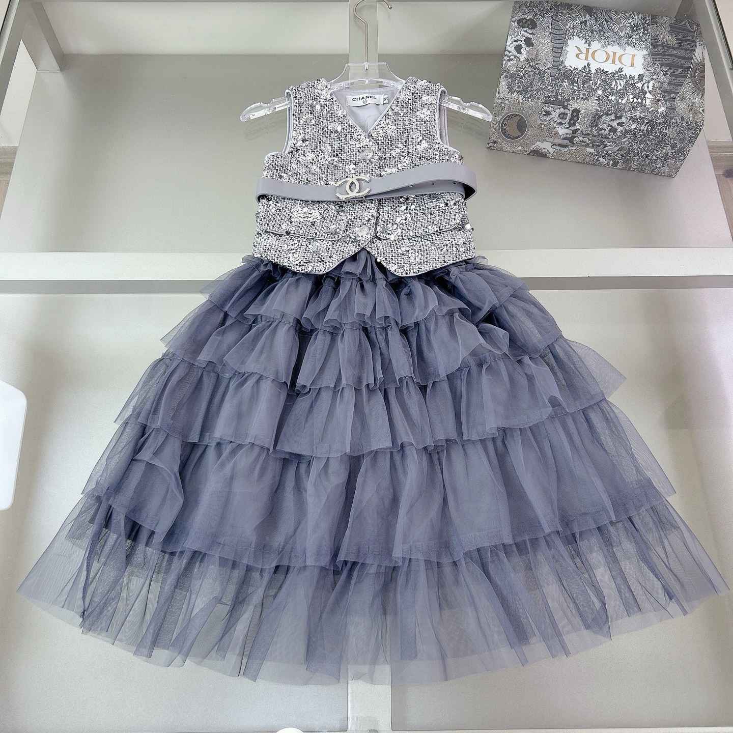 Tallas: 90-150cm @218 yuanes sin descuento Nuevo SS2026⛱ ¡Vestido de lentejuelas! ¡Precioso! Logo en inglés icónico, es…