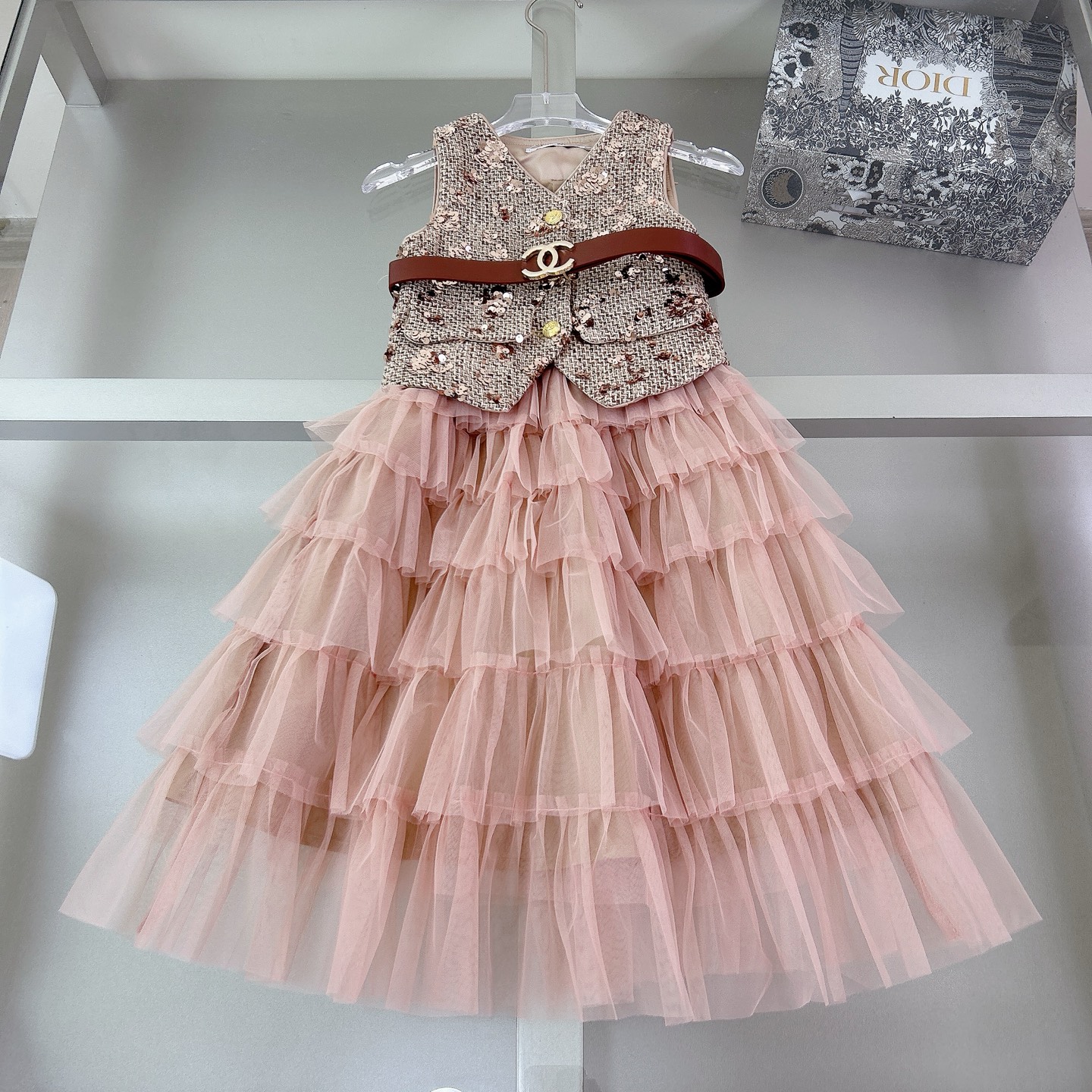 Tallas: 90-150cm @ @218 yuanes sin descuento Nuevo SS2026⛱ ¡Vestido de lentejuelas! ¡Precioso! Logo en inglés icónico, …