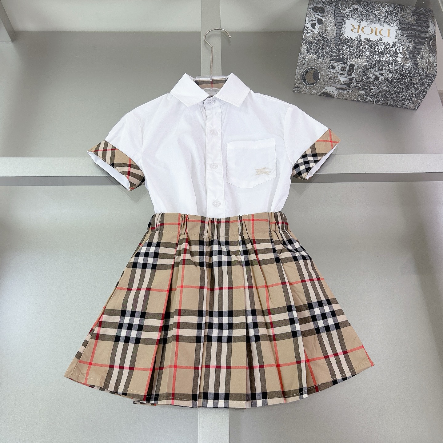 Tallas: 100-110-120-130-140-150 cm @ 178 yuanes el conjunto de falda, nuevo, a la venta ahora, colección de pasarela de…