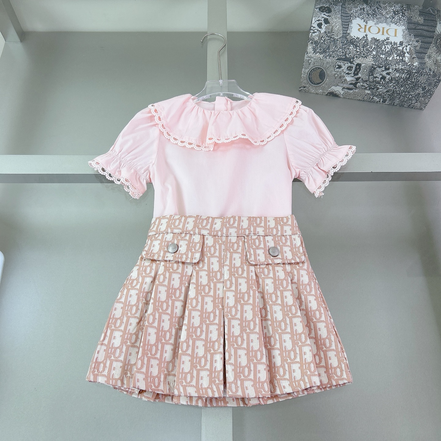 Talla: 100-150cm @ @ @178 yuanes el conjunto Nuevo de primavera/verano en stock, modelo de pasarela 2026SS, conjunto po…