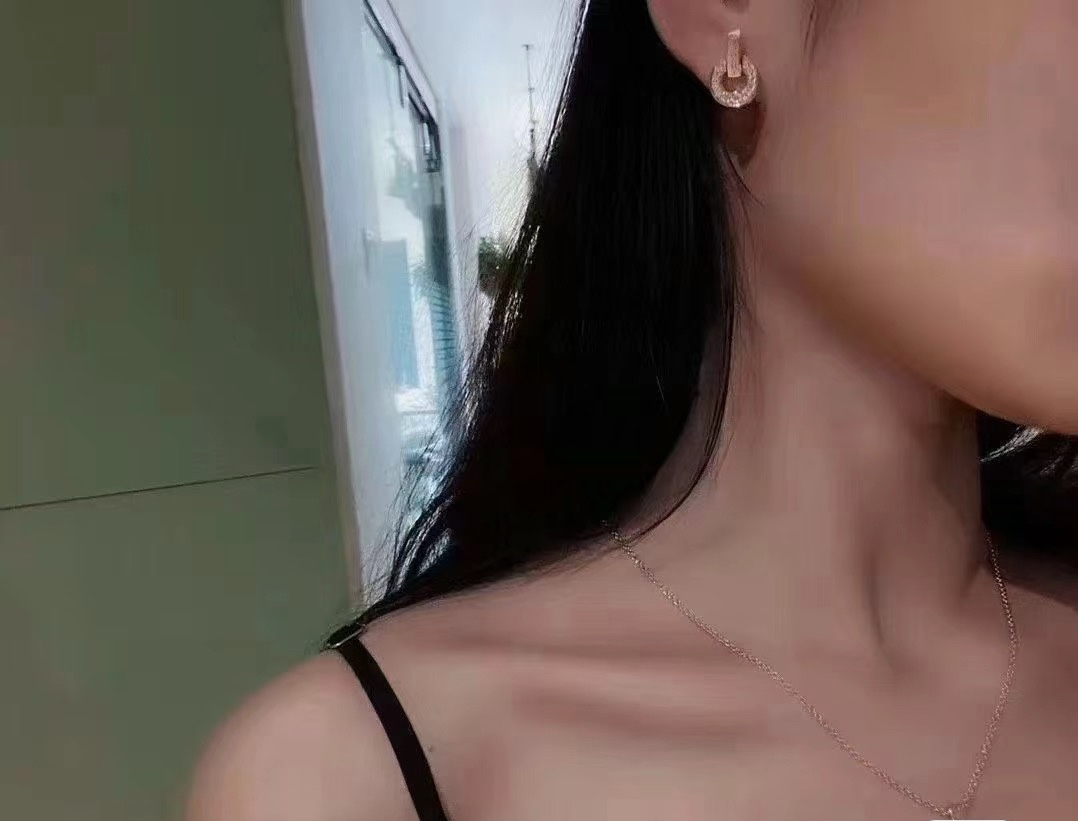 NO:633394,There are gold and diamonds, which means progress, profit, and abundant wealth!, Cardia high-end jewelry19860909有金有钻,寓意有进有赚,财源广进!,,卡迪亚高端饰品,Jewelry