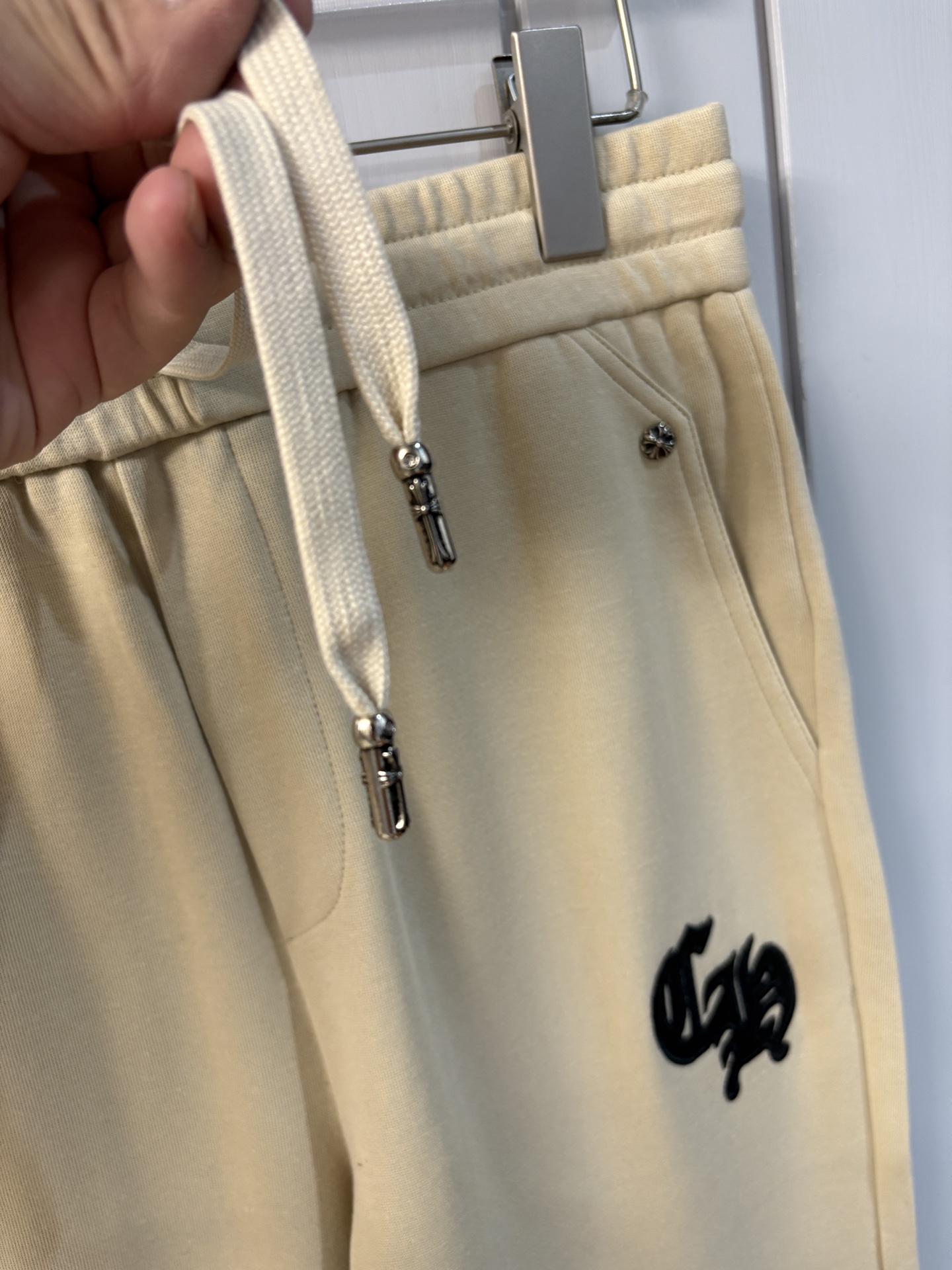 Men’s Leisure Pants: Crom Trading Company’s Refreshing Steel-Resistant Style. - 图片 7