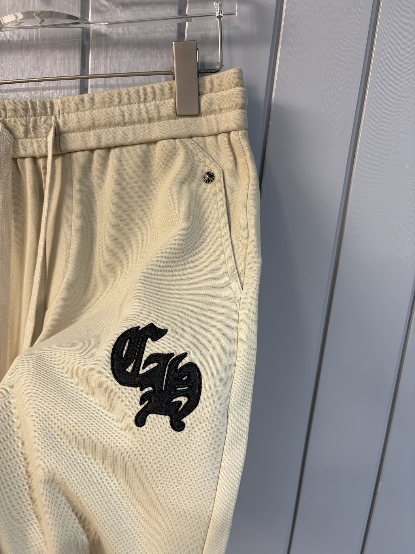 Men’s Leisure Pants: Crom Trading Company’s Refreshing Steel-Resistant Style. - 图片 6