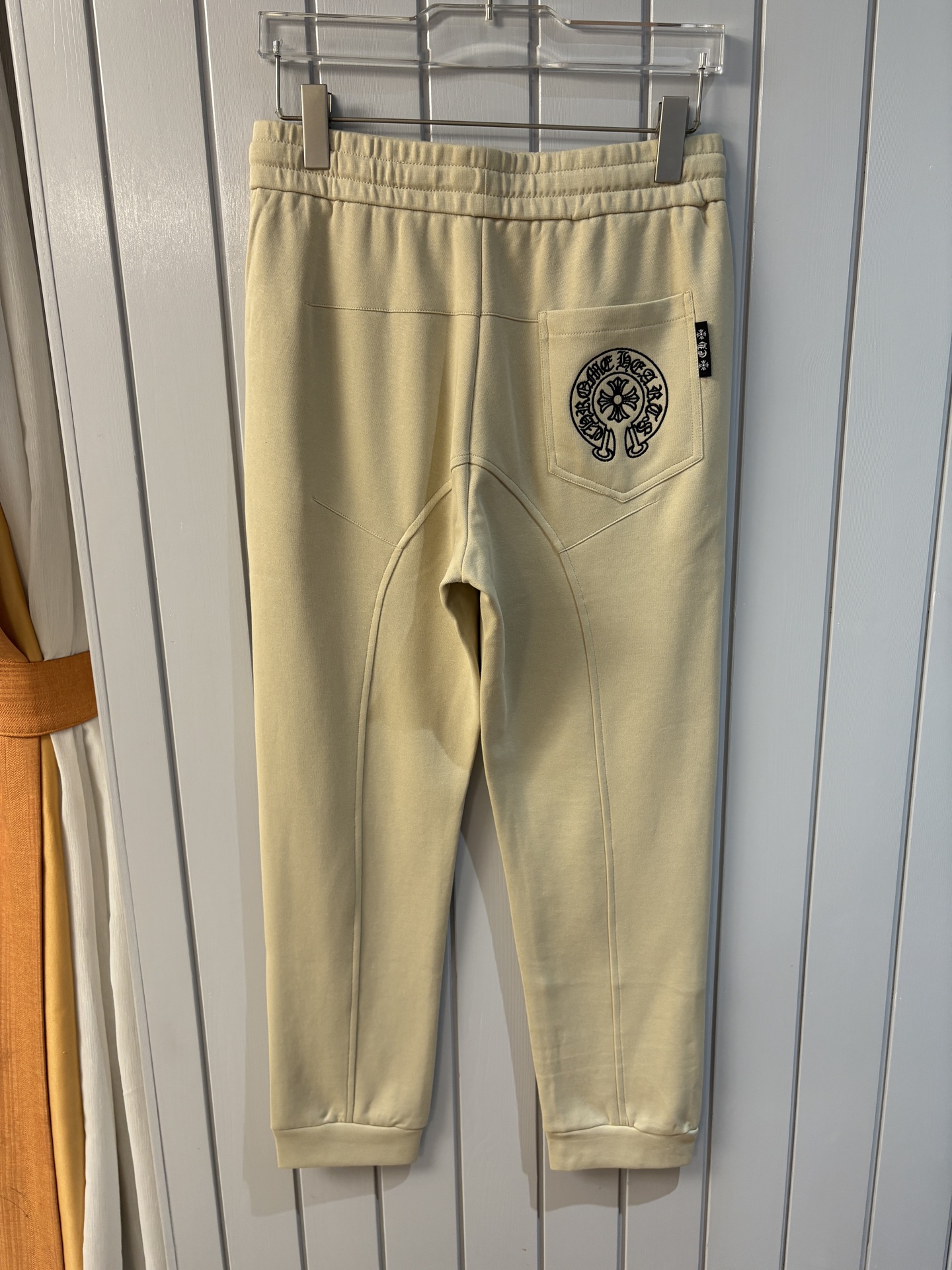 Men’s Leisure Pants: Crom Trading Company’s Refreshing Steel-Resistant Style. - 图片 2