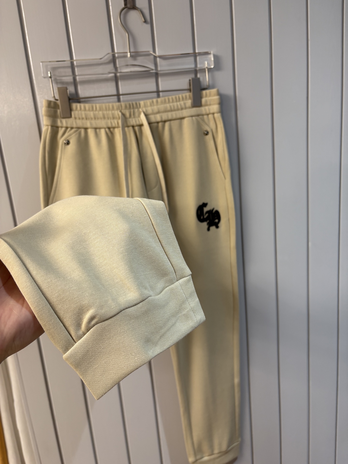 Men’s Leisure Pants: Crom Trading Company’s Refreshing Steel-Resistant Style. - 图片 5