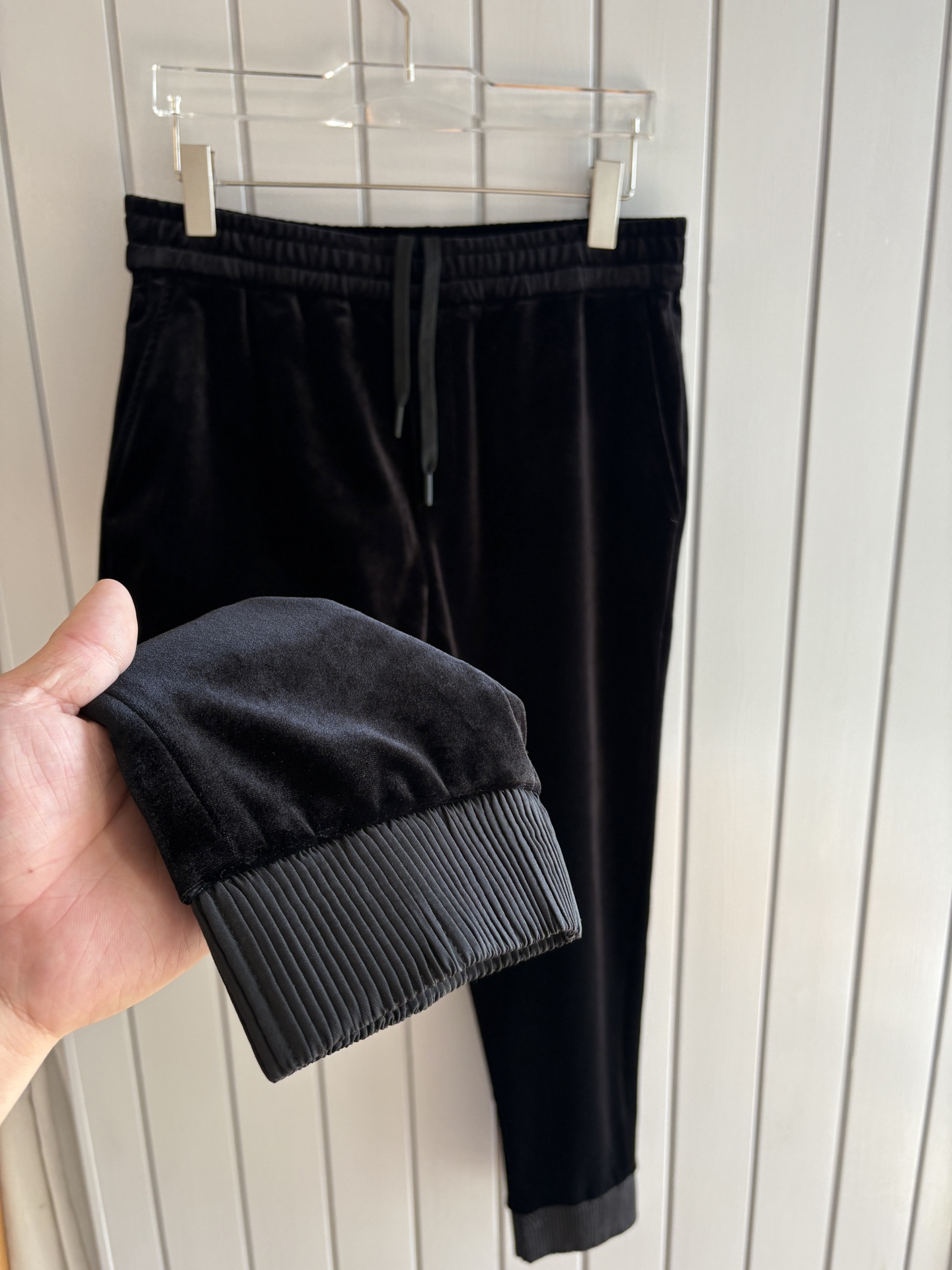 重磅推荐 男士套装 简约百搭款，不挑人穿，腰部松紧抽绳设计 出口订单标准，所有细节处理都非常到位；采用特