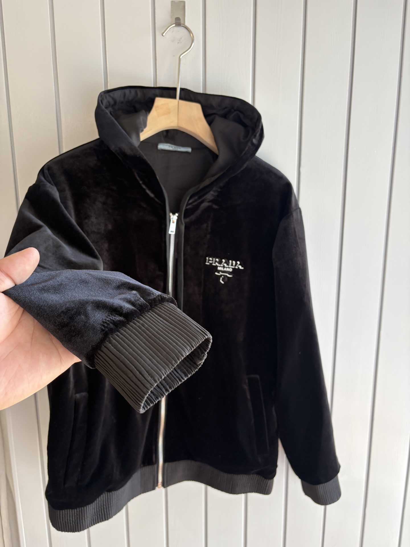 重磅推荐 男士套装 简约百搭款，不挑人穿，腰部松紧抽绳设计 出口订单标准，所有细节处理都非常到位；采用特