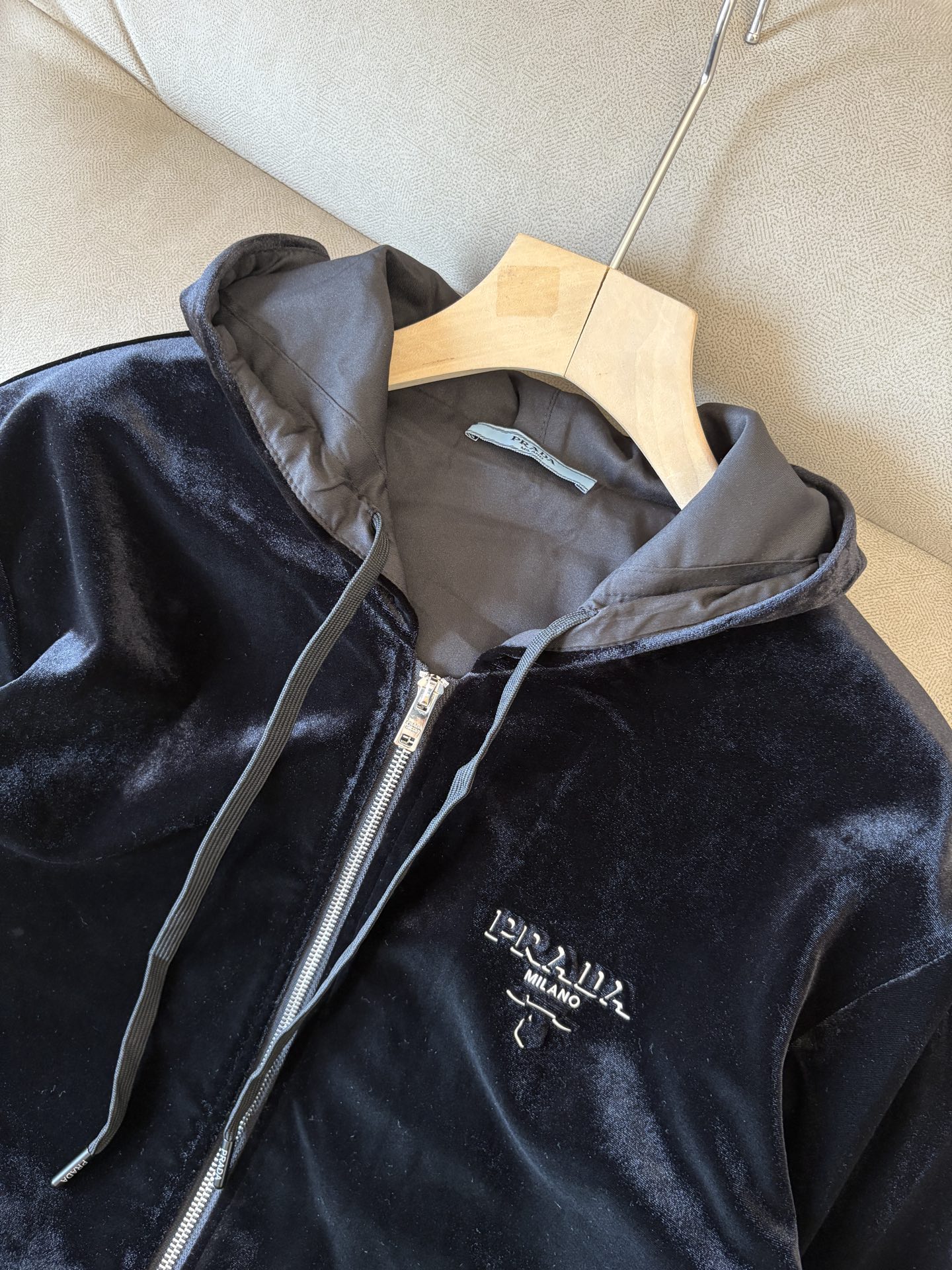 重磅推荐 男士套装 简约百搭款，不挑人穿，腰部松紧抽绳设计 出口订单标准，所有细节处理都非常到位；采用特