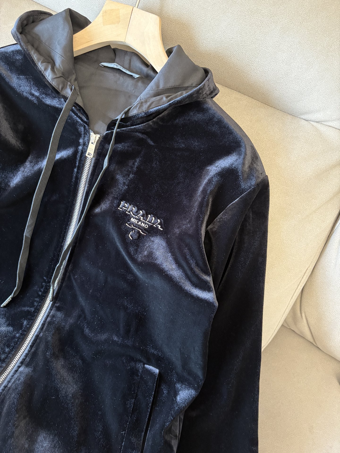 重磅推荐 男士套装 简约百搭款，不挑人穿，腰部松紧抽绳设计 出口订单标准，所有细节处理都非常到位；采用特