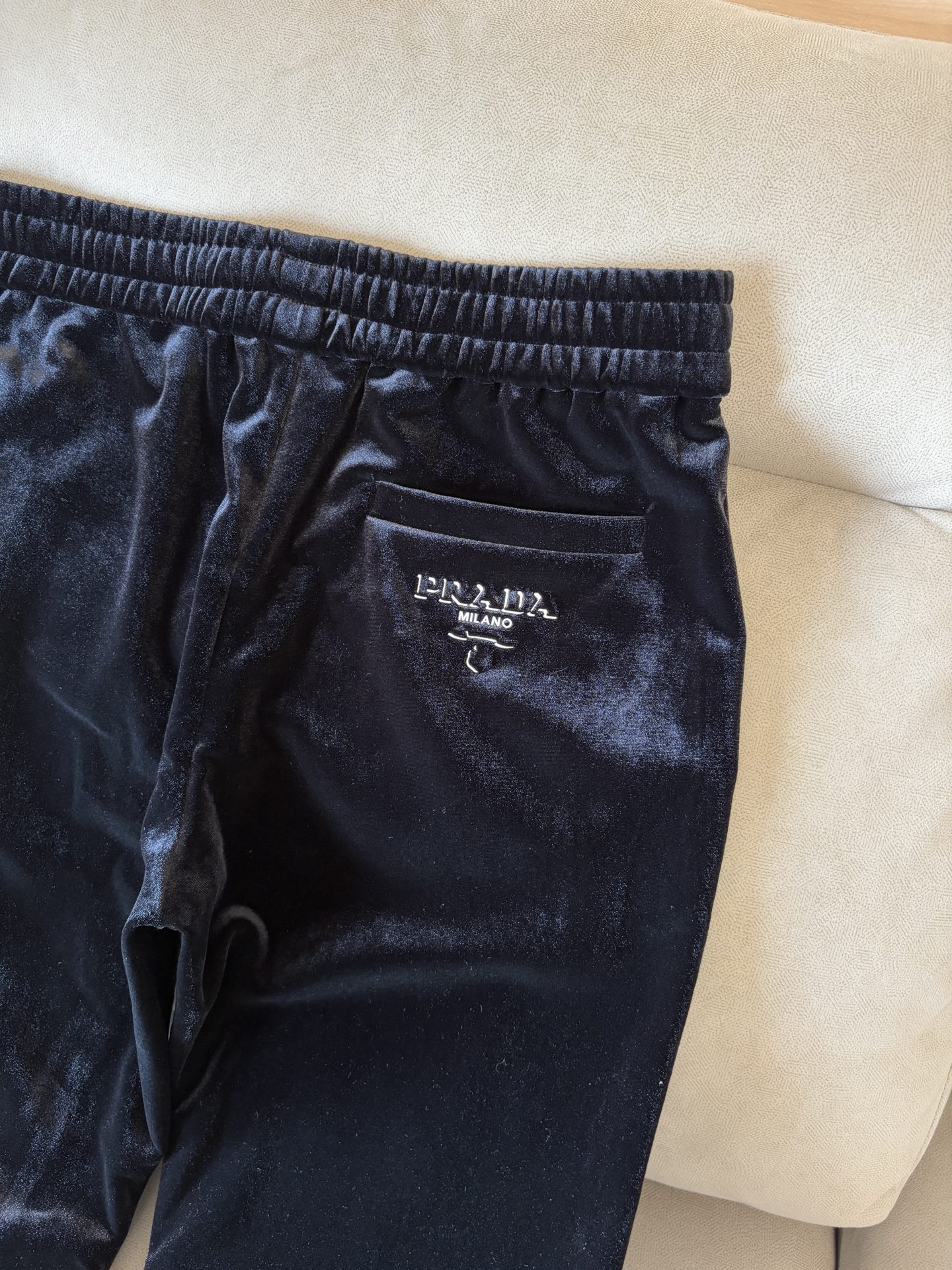 重磅推荐 男士套装 简约百搭款，不挑人穿，腰部松紧抽绳设计 出口订单标准，所有细节处理都非常到位；采用特