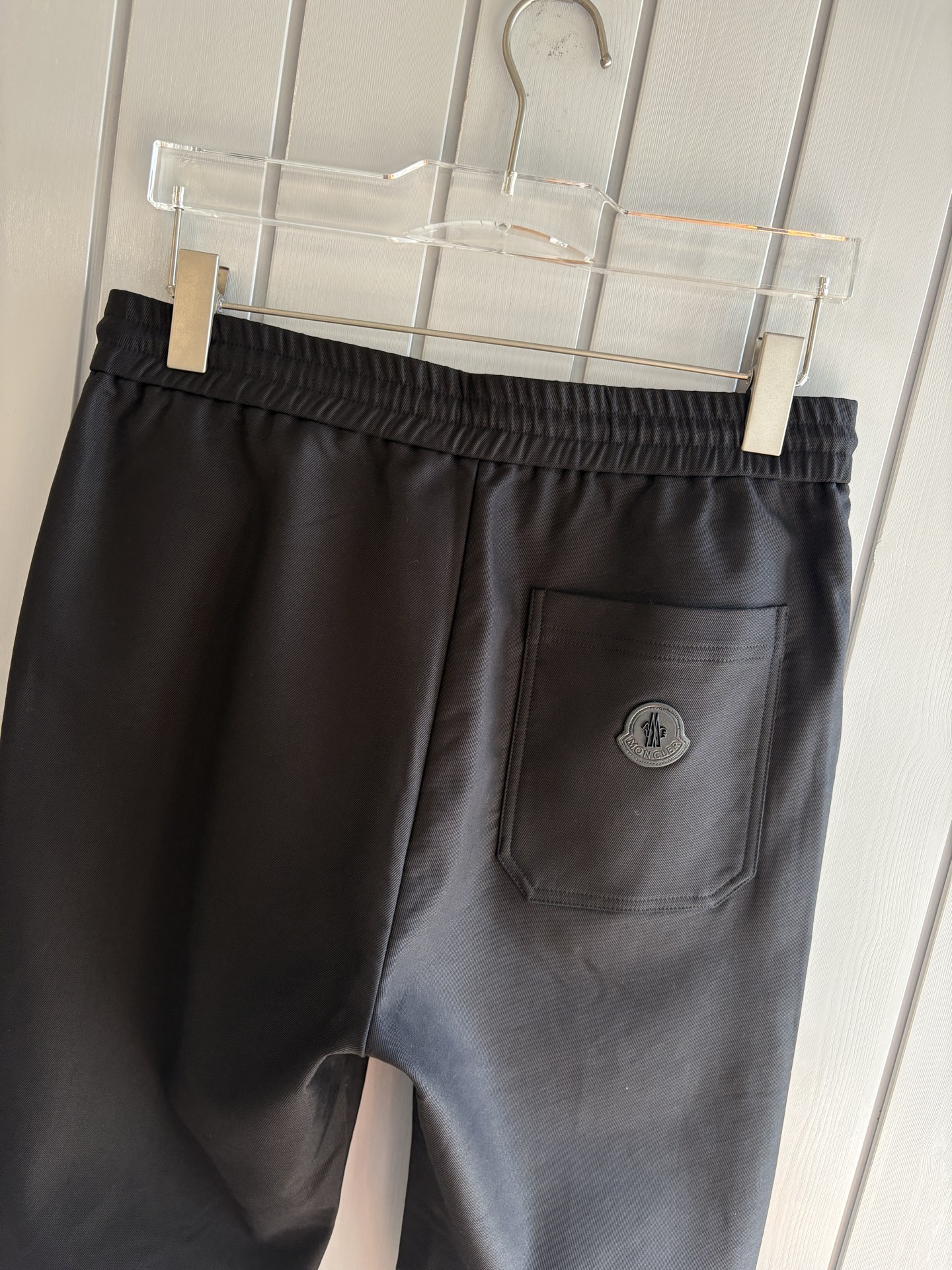 外贸易公司订单 男士休闲裤 标准的修身直筒版型 手感柔滑~却又不失挺括的钢韧质感！！贴身穿着非常的清爽、