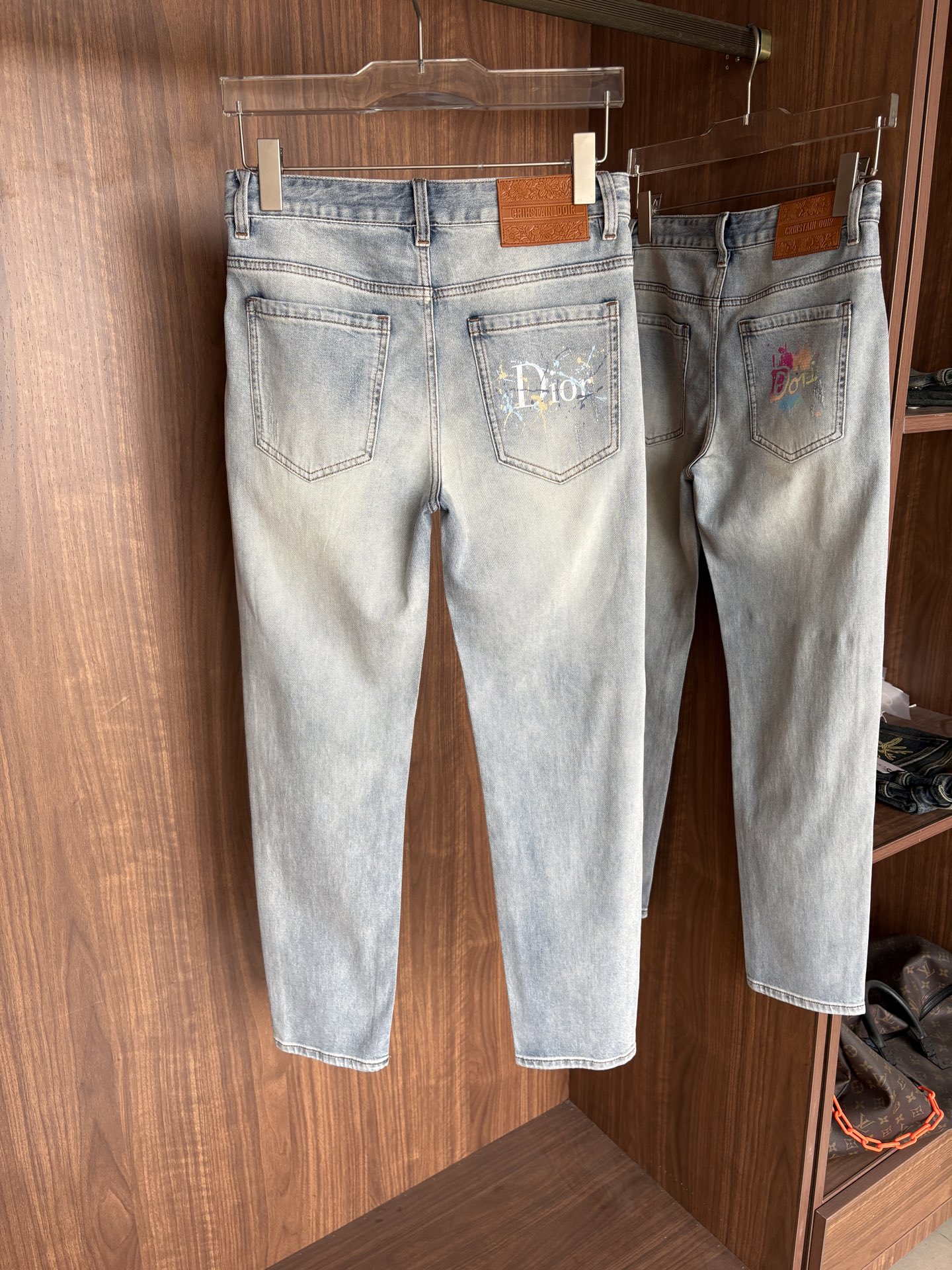 专柜🆕2026春夏设计推荐 热卖牛仔裤🆕柔软亲肤面料 奢华头层牛皮腰牌 经典蓝洗水 专柜限量款 奢华感订