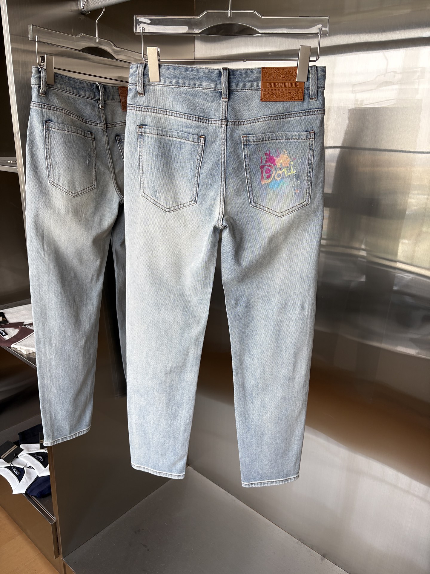 专柜🆕2026春夏设计推荐 热卖牛仔裤🆕柔软亲肤面料 奢华头层牛皮腰牌 经典蓝洗水 专柜限量款 奢华感订