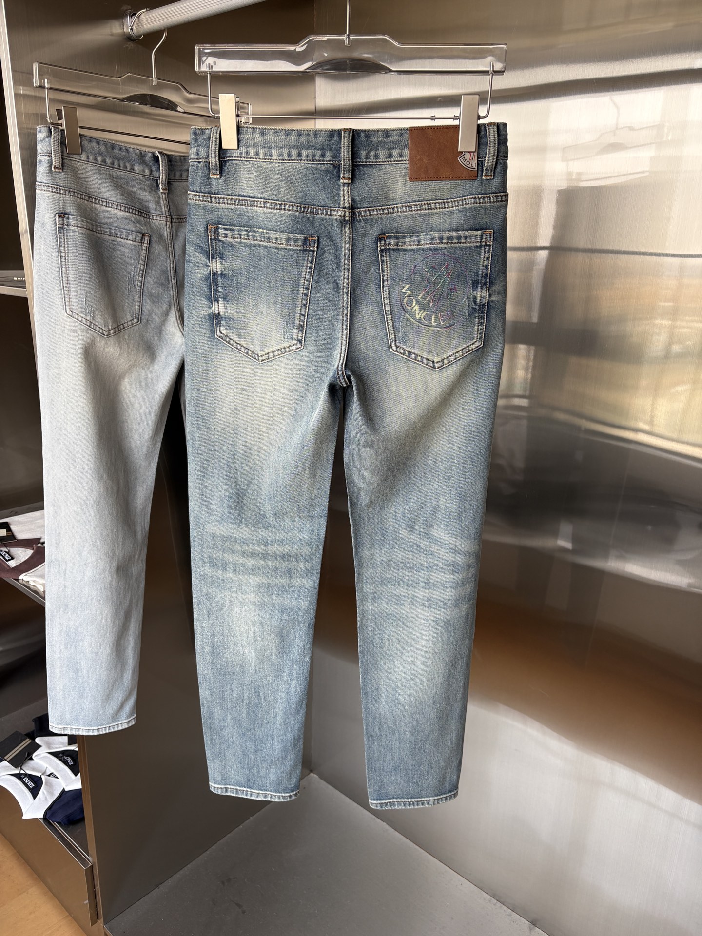 专柜🆕2026春夏设计推荐 热卖牛仔裤🆕柔软亲肤面料 奢华头层牛皮腰牌 经典蓝洗水 专柜限量款 奢华感订