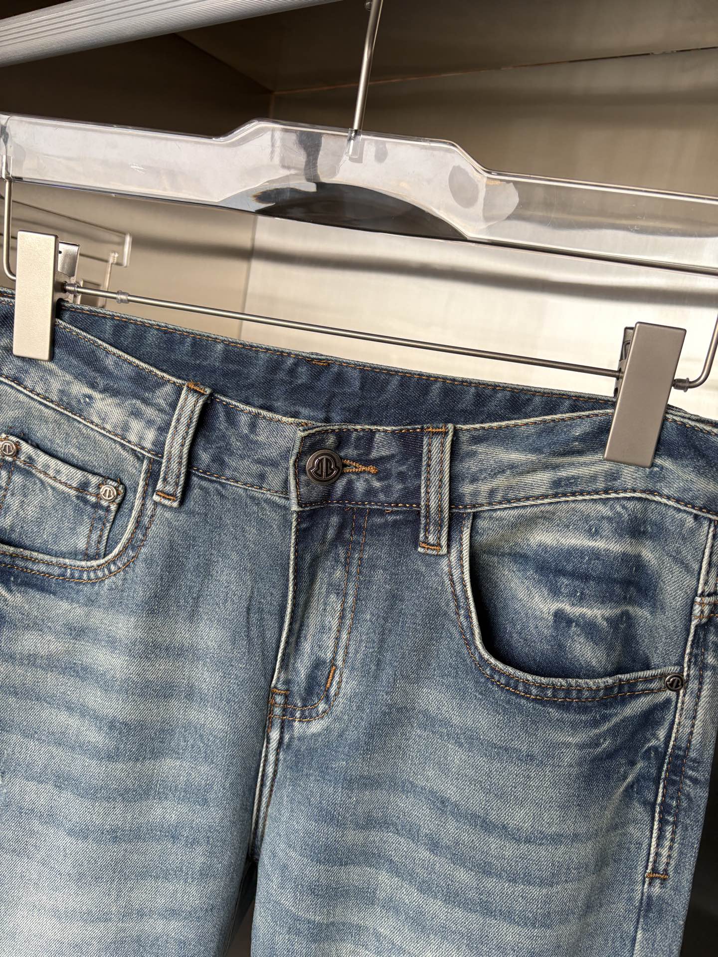 专柜🆕2026春夏设计推荐 热卖牛仔裤🆕柔软亲肤面料 奢华头层牛皮腰牌 经典蓝洗水 专柜限量款 奢华感订