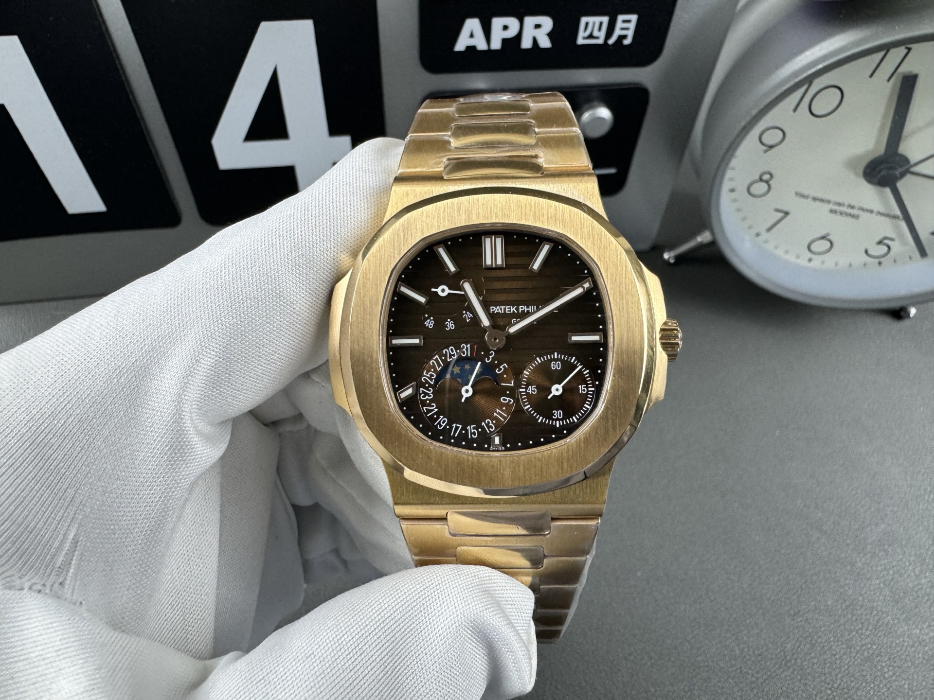 PPF V3 Managing Director 5712 40mm Cal. 240