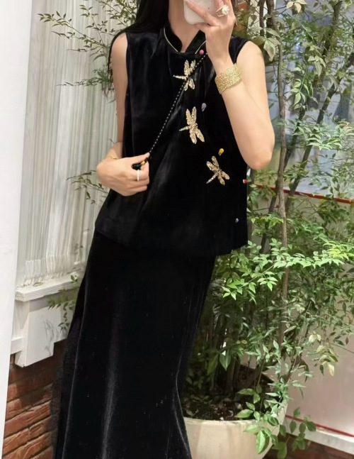 Elegant Dragonfly Beaded Velvet Vest, Sleeveless Cheongsam Style Top 1 Elegant Dragonfly Beaded Velvet Vest, Sleeveless Cheongsam Style Top