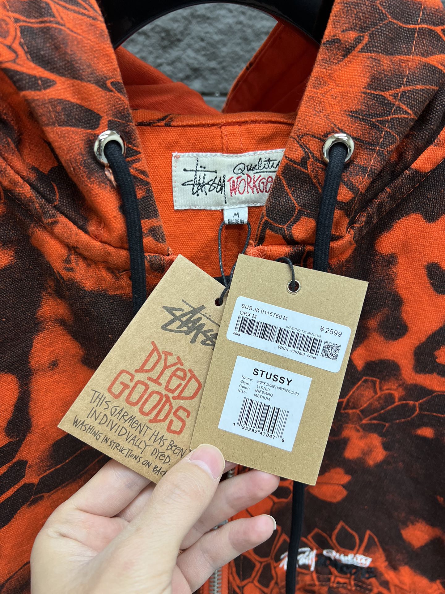 💰180
stussy SS24 WORK JACKET KRYPTEK CAMO 蛇纹蟒纹宽松垂直绗缝衬里连帽夹克外套
M~xxl
得物在售2000➕,蛇年限定蟒纹直喷提花面料,一比一对位细节,全套原版三标辅料齐全
尺码表:
M:胸围116 衣长65 肩宽53
L:胸围120 衣长67 肩宽54.5
xl:胸围124 衣长69 肩宽56
Xxl:胸围128 衣长71 肩宽57.5