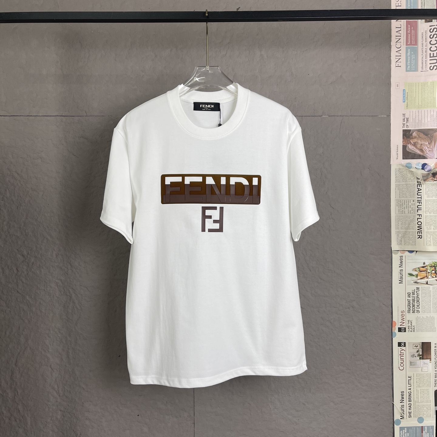 /C19 FENDI 芬迪 300g de alto gramaje, técnica de goma tridimensional, camiseta de manga corta casual para hombre, edición…