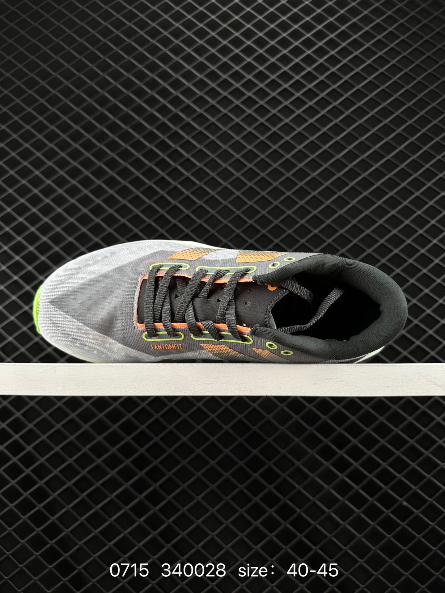 🛒购物价:220💰公司级正确版本✅官方旗舰店同步品质.New Balance FuelCell SuperComp Elite v4 运动舒适耐磨 低帮休闲跑步鞋
新款的ELITE V4,在鞋面和鞋底都做了升级。鞋面采用了工程网眼,增加了透气性并且鞋面支撑也比上一代有了提升。
中底脚感软弹兼备,内里搭配带加强筋的碳板
鞋中底厚度大概5厘米左右,增高效果是非常明显的,中底方面有一块全掌,让你跑步的时候推进力更强。
外观大大的NB Logo霸气又好看,立体感的中底有着强大的压迫感
货号:MFCXGK8
编码:340028
Size:40~45