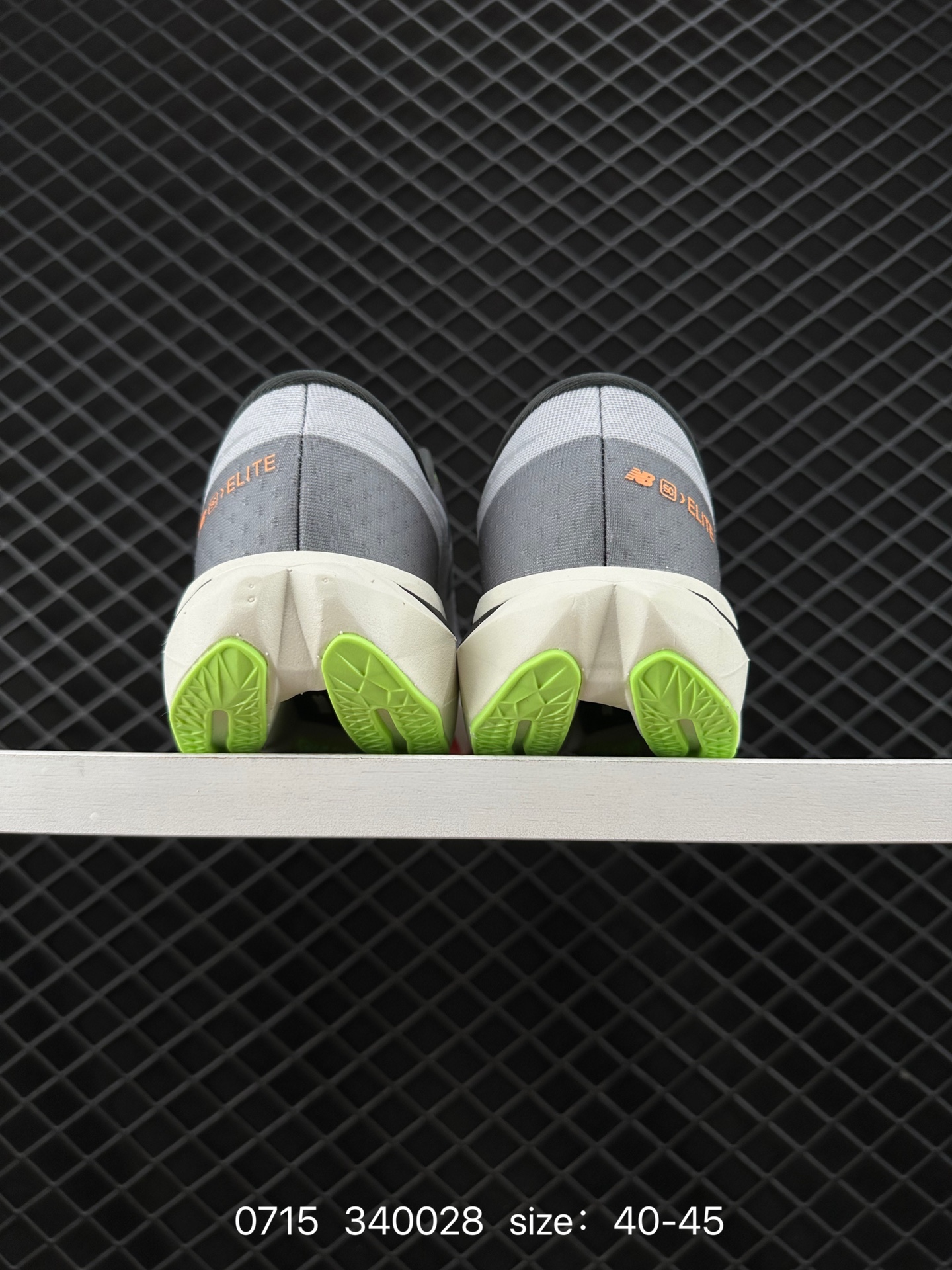 🛒购物价:220💰公司级正确版本✅官方旗舰店同步品质.New Balance FuelCell SuperComp Elite v4 运动舒适耐磨 低帮休闲跑步鞋
新款的ELITE V4,在鞋面和鞋底都做了升级。鞋面采用了工程网眼,增加了透气性并且鞋面支撑也比上一代有了提升。
中底脚感软弹兼备,内里搭配带加强筋的碳板
鞋中底厚度大概5厘米左右,增高效果是非常明显的,中底方面有一块全掌,让你跑步的时候推进力更强。
外观大大的NB Logo霸气又好看,立体感的中底有着强大的压迫感
货号:MFCXGK8
编码:340028
Size:40~45