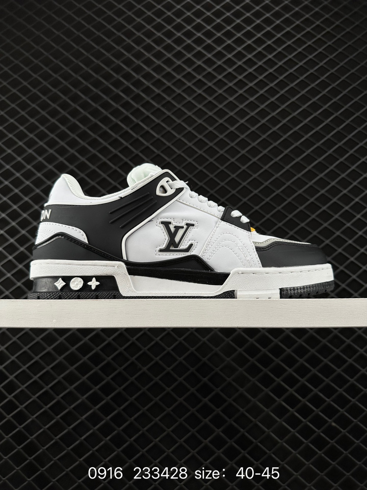 合集A全新LVLVLV Trainer Sneaker Low休闲运动文化百搭板鞋 ！编码：233428 Size:如图1