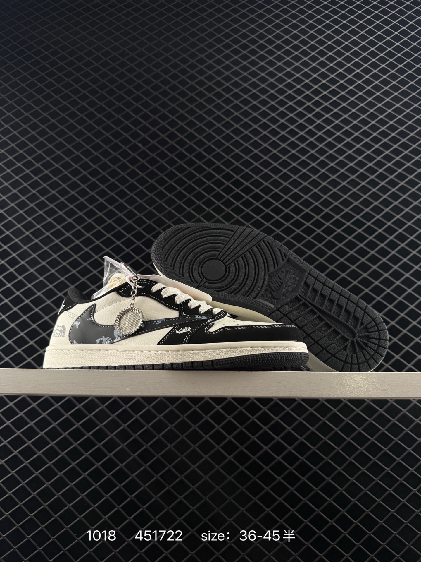 🈴💰210
真标✅Nike Air Jordan 1 x Travis Scott AJ1倒勾 乔一倒钩 ‘DIY’定制 耐克 低帮文化篮球鞋 
完美品质出货 细节如图所示  鞋面切割工整  冲孔整齐干净 中底拉帮线 整体清洁度非常好
货号:JW1188-148
尺码:36 36.5 37.5 38 38.5 39 40 40.5 41 42 42.5 43 44 45
编码：451722
 Size:36～45B