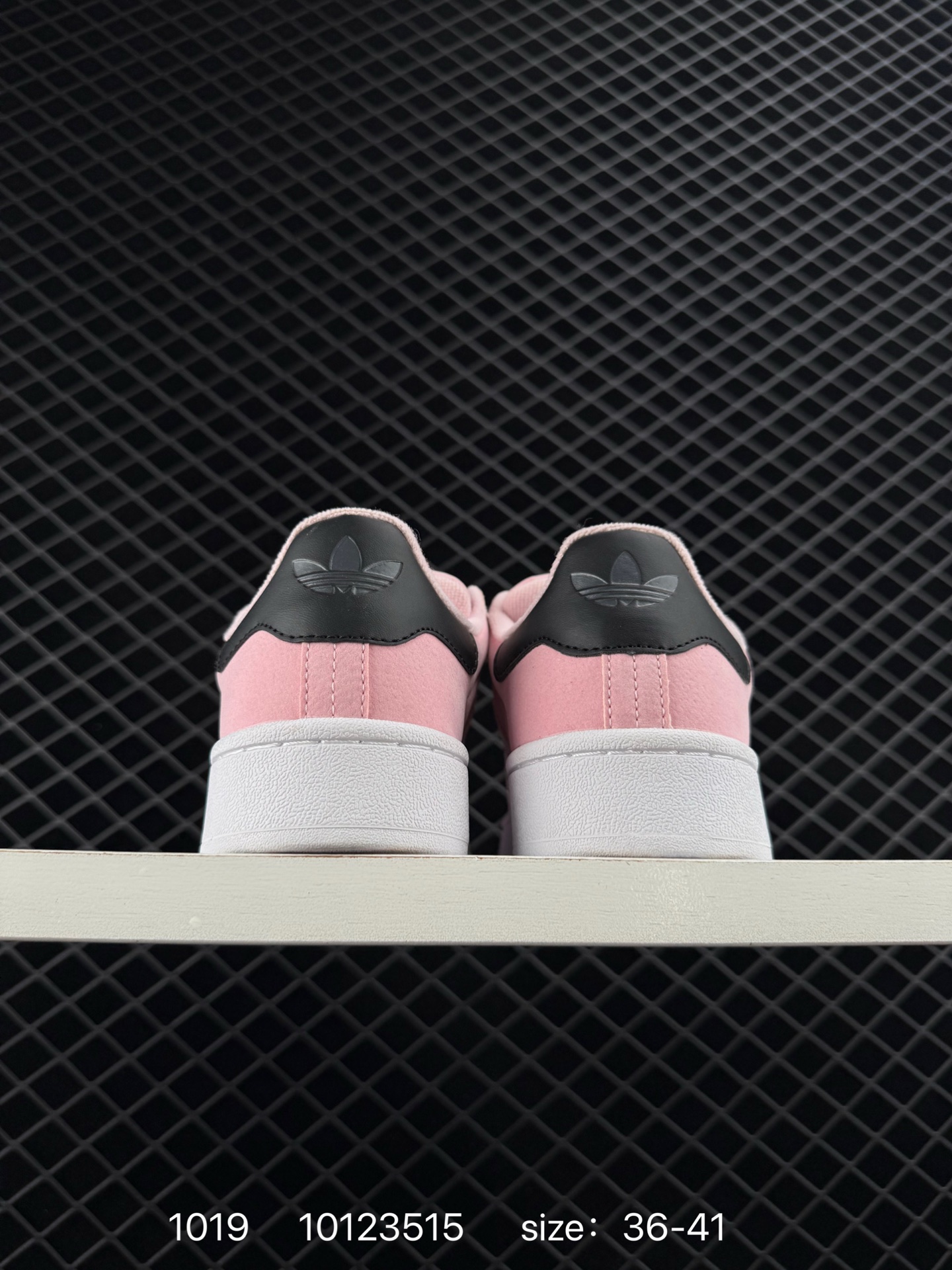 💰75
Adidas Originals Campus 00s 学院系列
面包风经典复古低帮百搭休闲运动板鞋
货号:GY6433
尺码:如图
编码:10123515