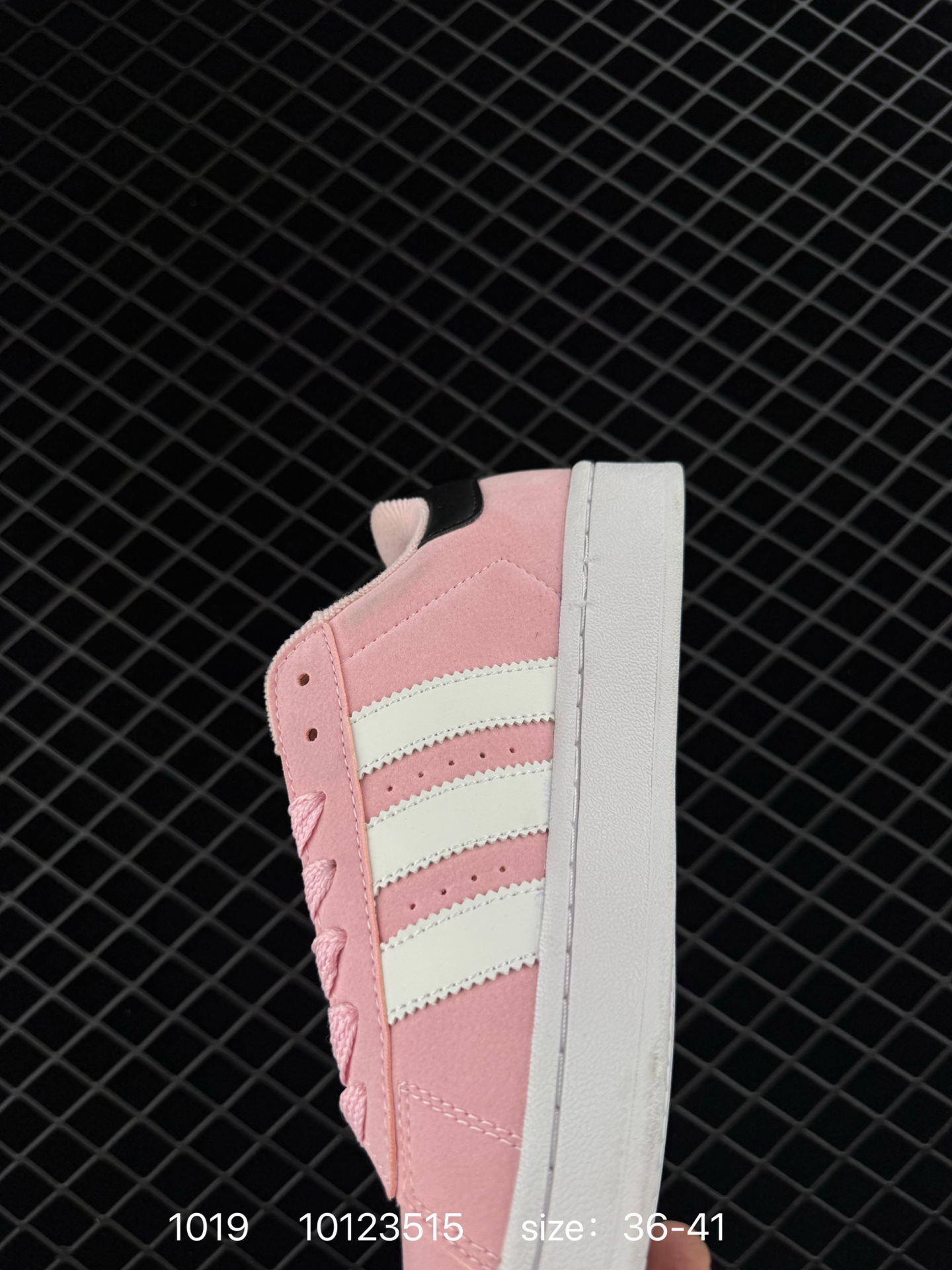 💰75
Adidas Originals Campus 00s 学院系列
面包风经典复古低帮百搭休闲运动板鞋
货号:GY6433
尺码:如图
编码:10123515