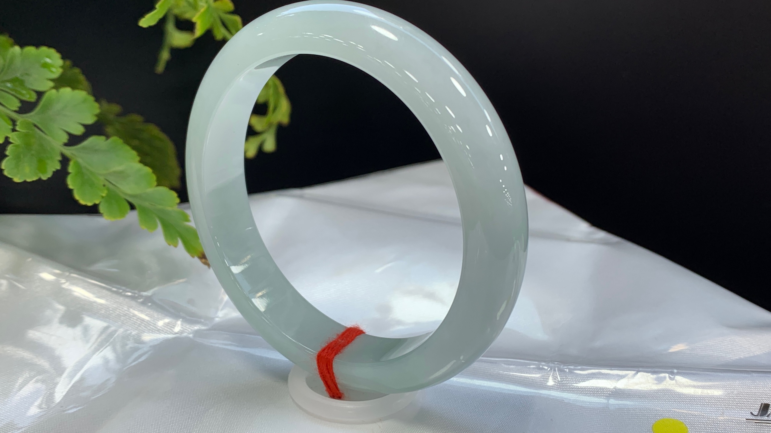 Blue background, round shape 3