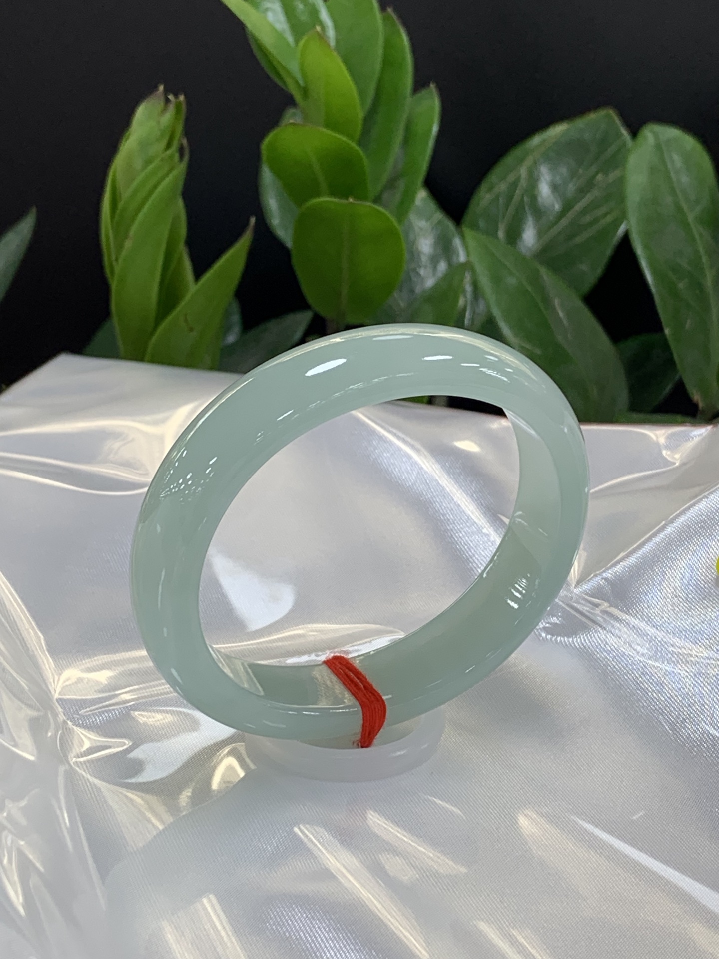 晴底小圈口贵妃镯